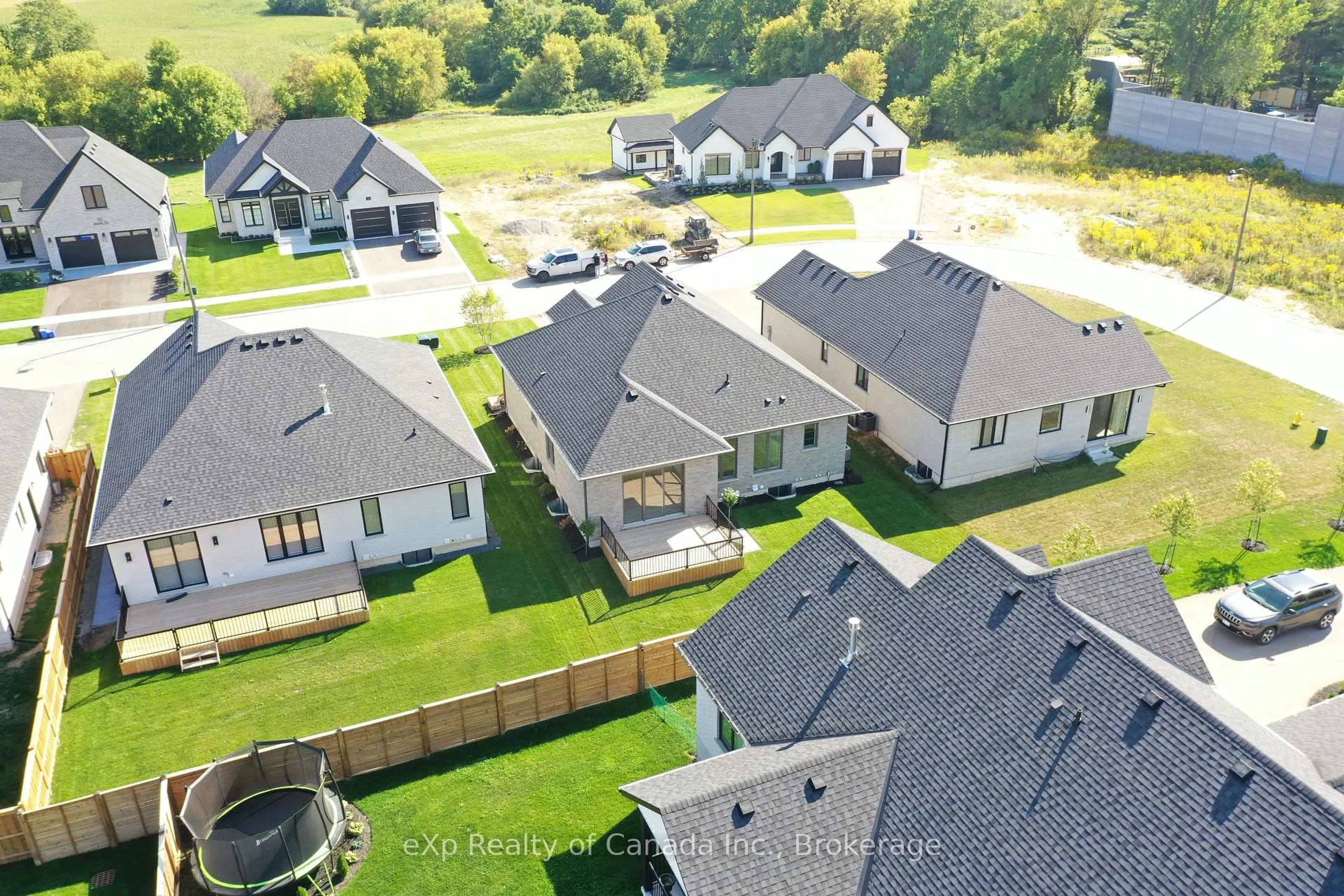 A pic from outside/outdoor area/front of a property/back of a property/a pic from drone, unknown for 53 Herb St, Norwich Ontario N0J 1P0