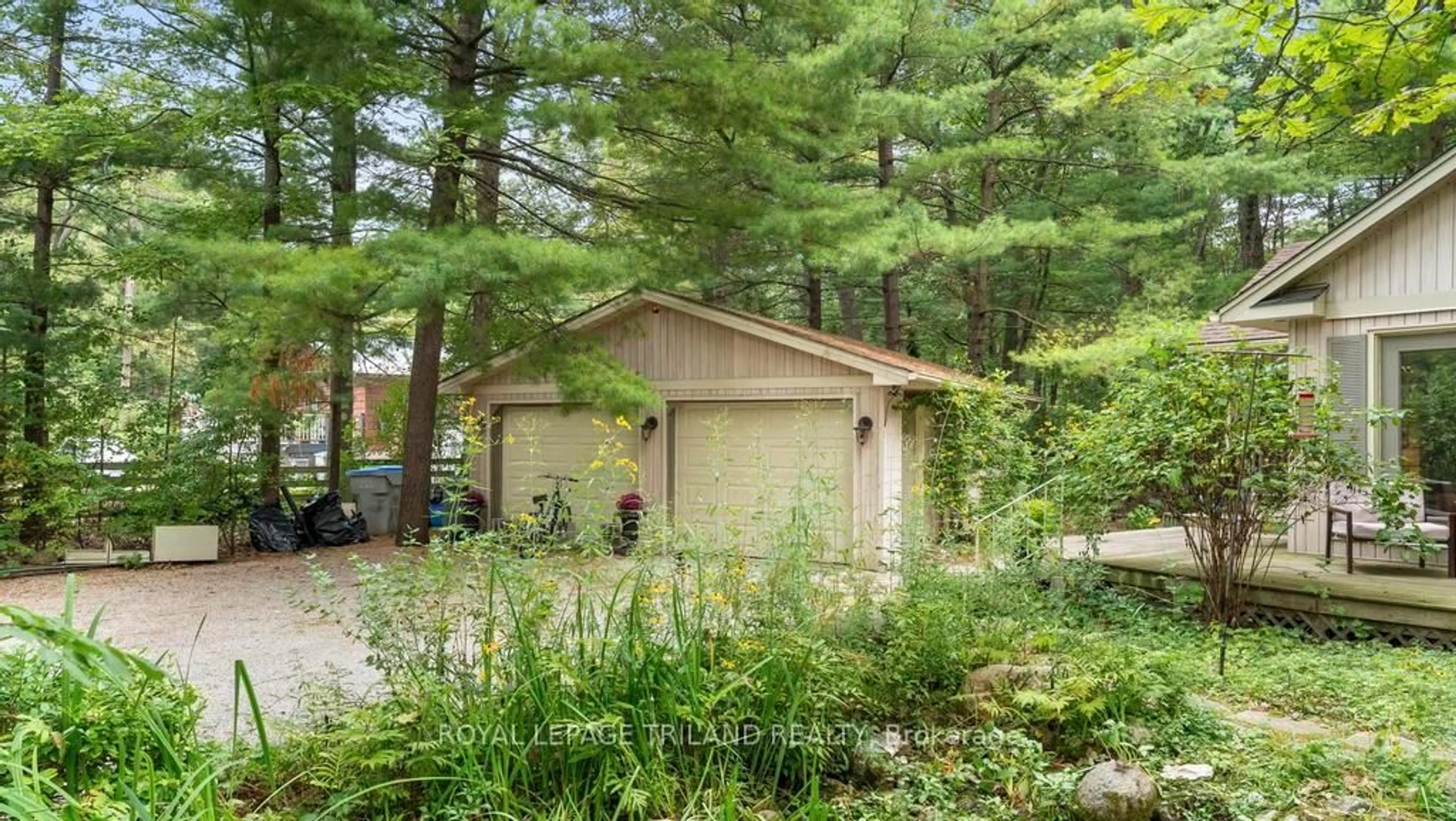 Shed for 10008 Jenna Rd, Lambton Shores Ontario N0M 1T0