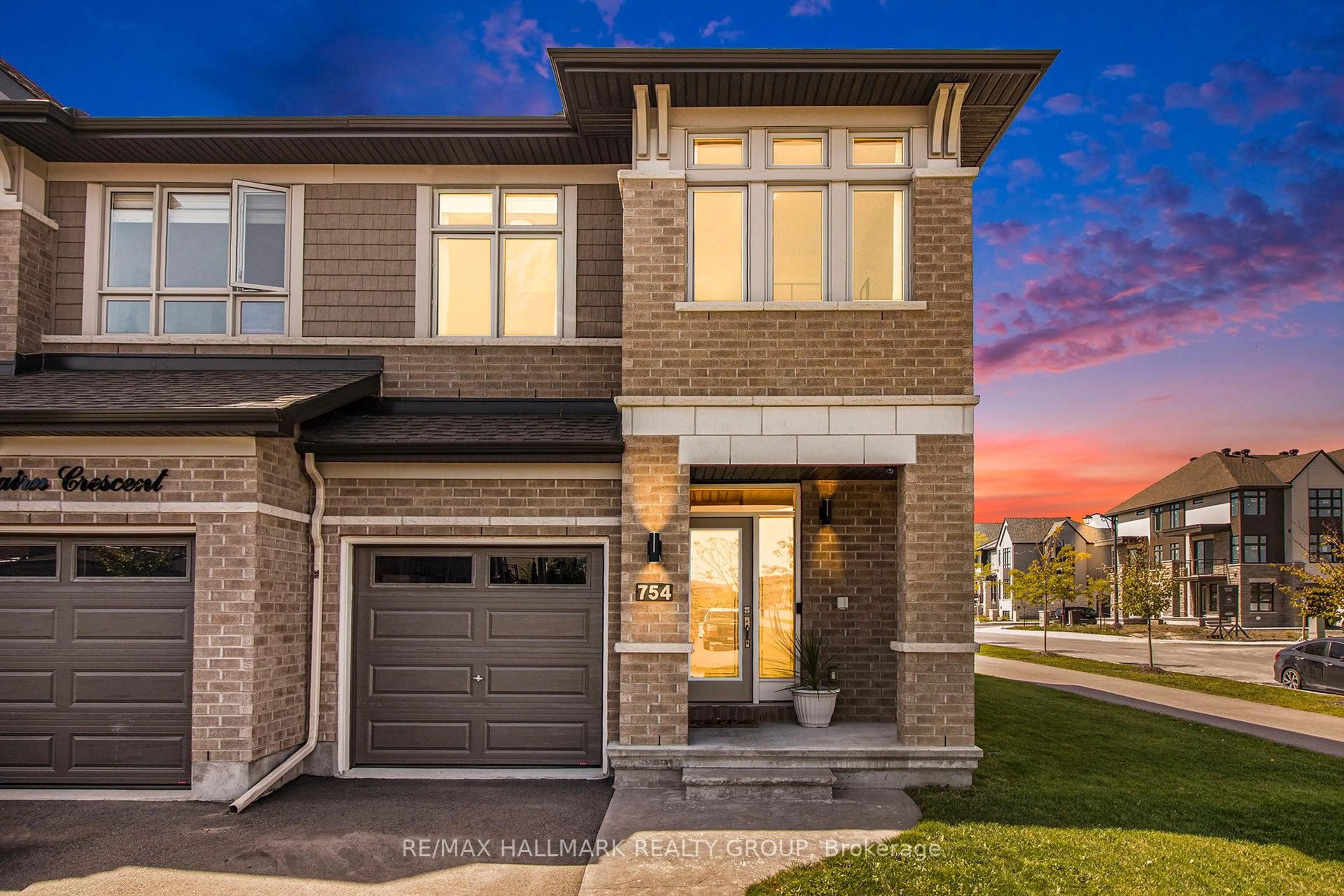 Home with brick exterior material, street for 754 Cairn Cres, Ottawa Ontario K1W 0P4