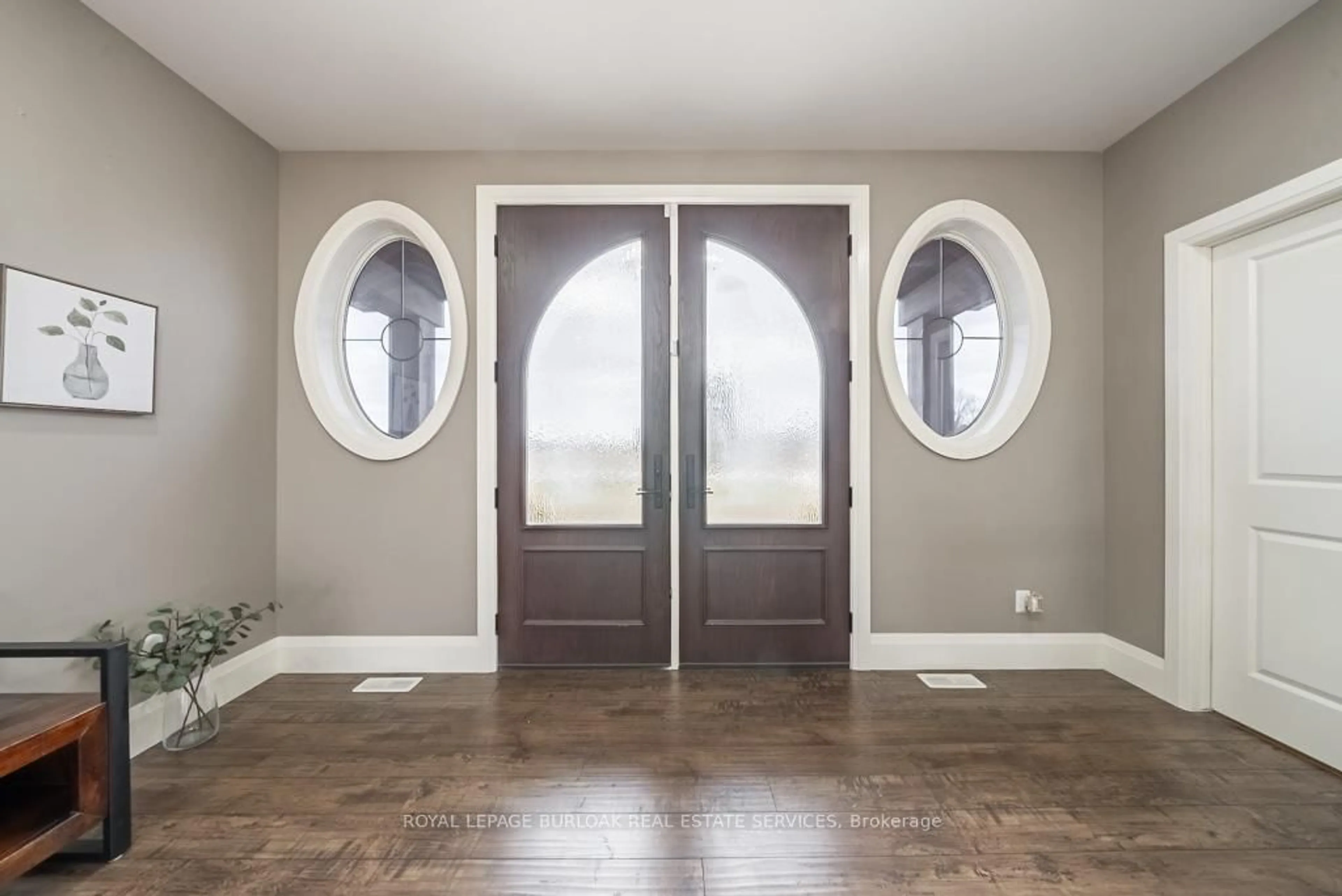 Indoor entryway for 234 Burford-Delhi Townline Rd, Brant Ontario N0E 1R0