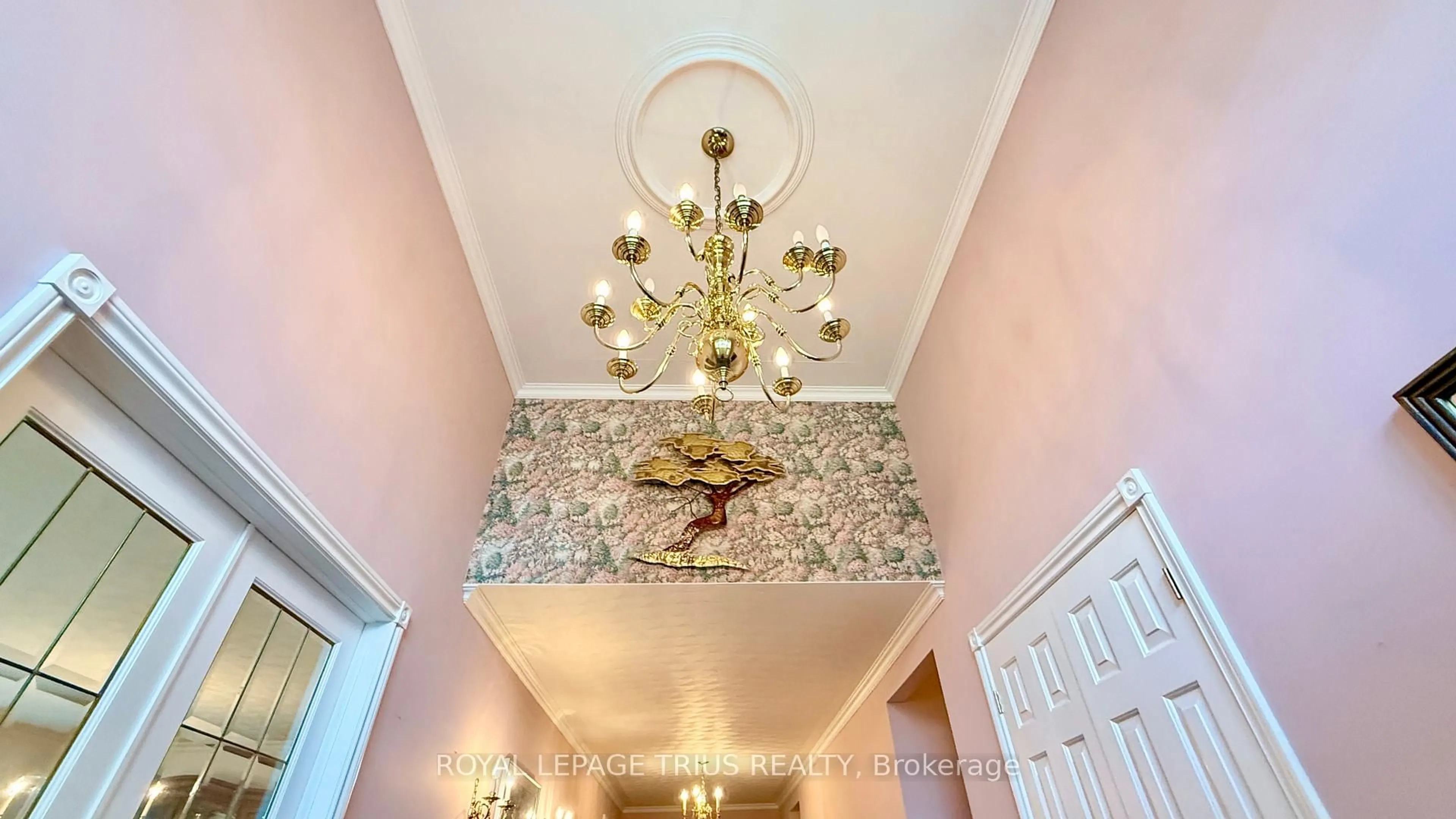 Indoor foyer for 4 Orchard Cres, Norfolk Ontario N0E 1Y0