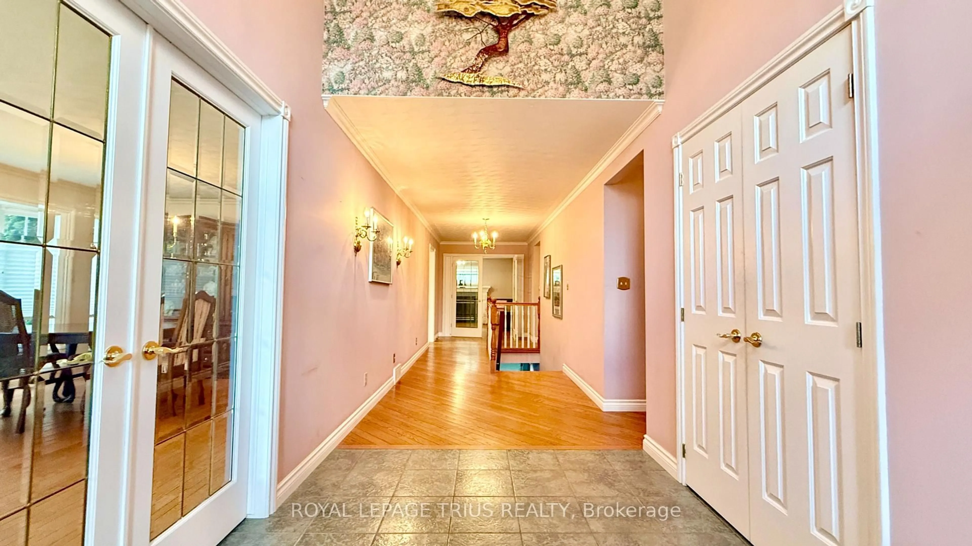 Indoor foyer for 4 Orchard Cres, Norfolk Ontario N0E 1Y0