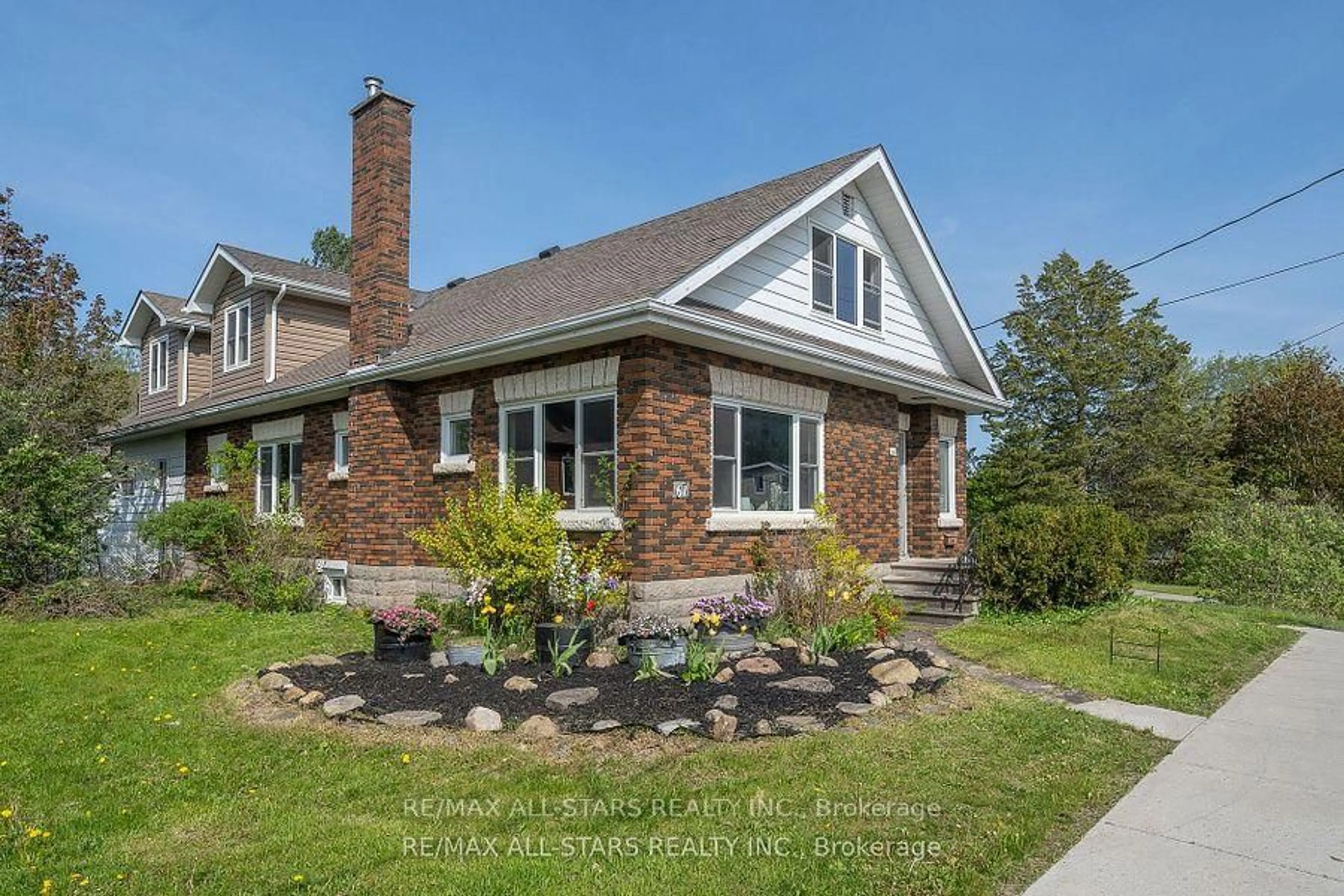 Home with brick exterior material, street for 61 Francis St, Kawartha Lakes Ontario K0M 1N0