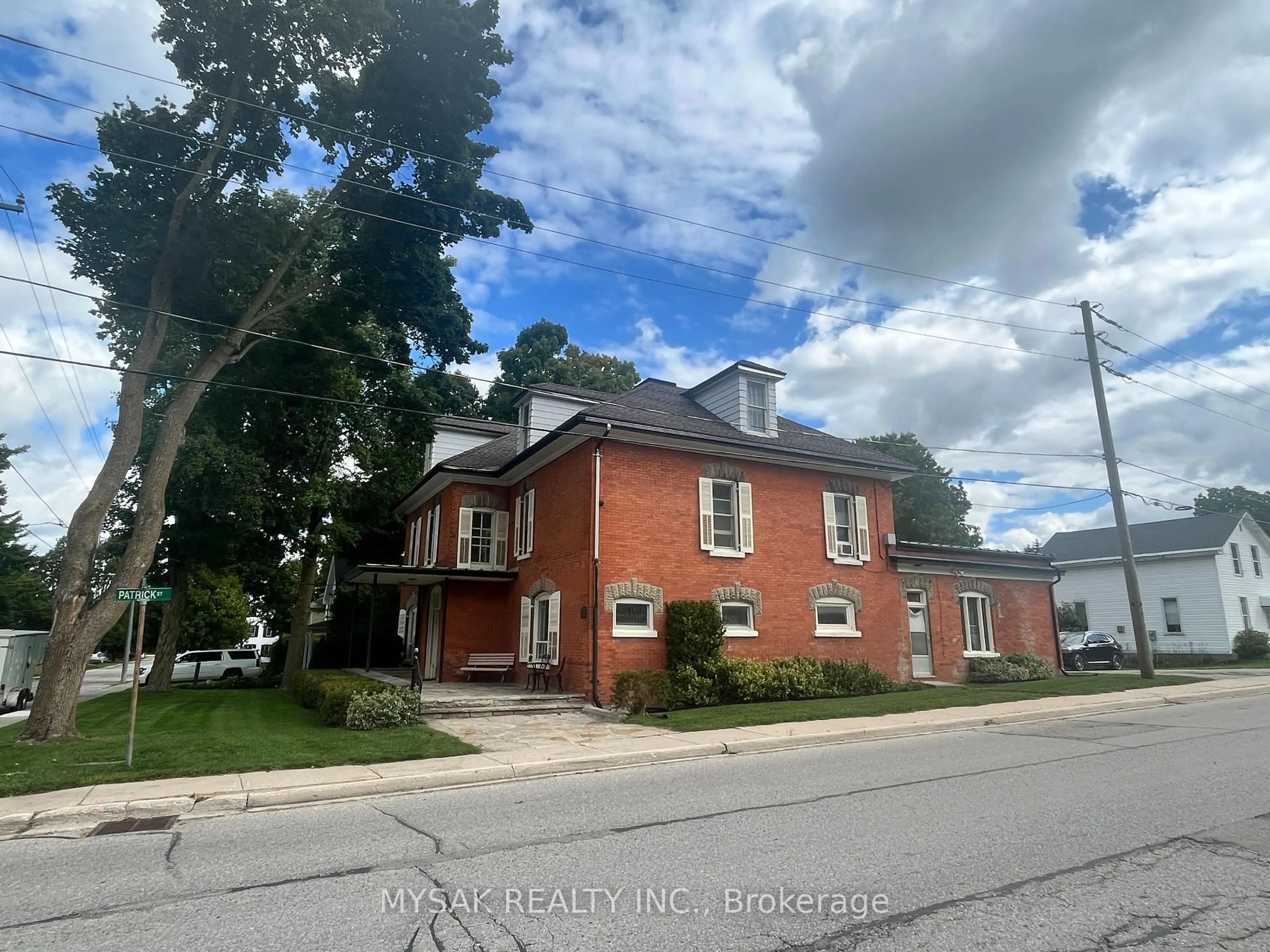 Home with brick exterior material, building for 315 Centre St, North Huron Ontario N0G 2W0