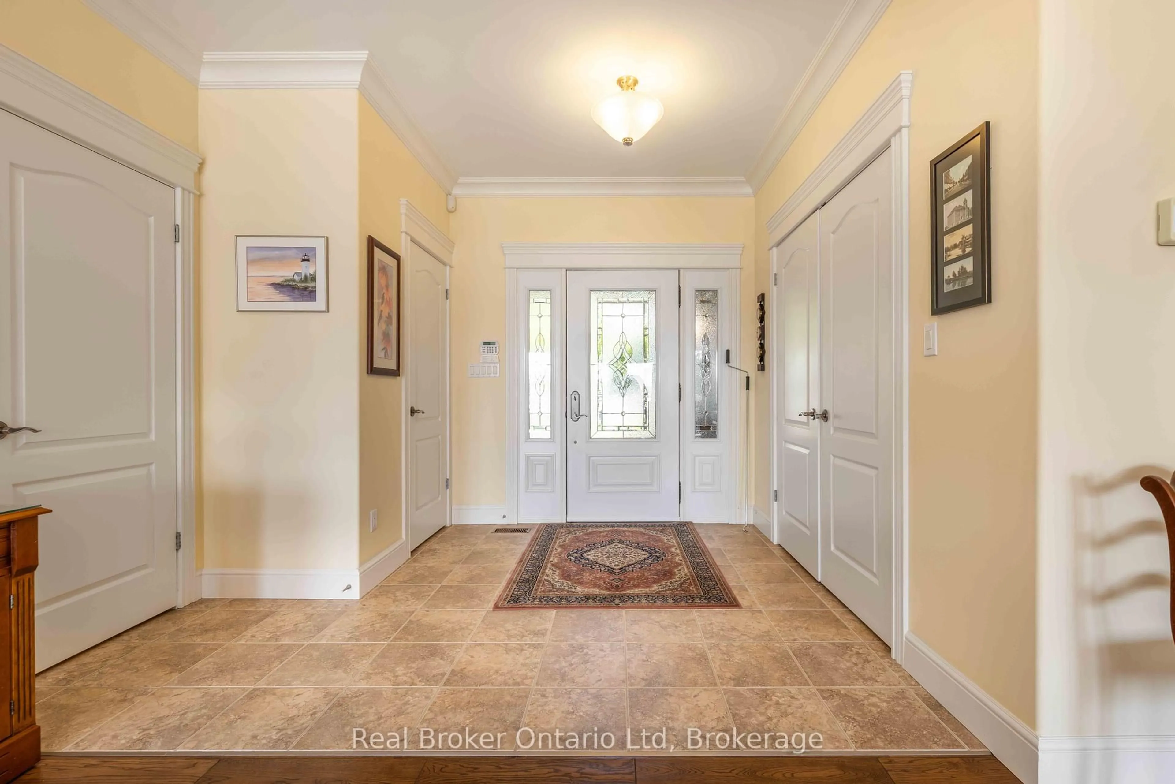 Indoor entryway for 361 Balmy Beach Rd, Georgian Bluffs Ontario N4K 5N4