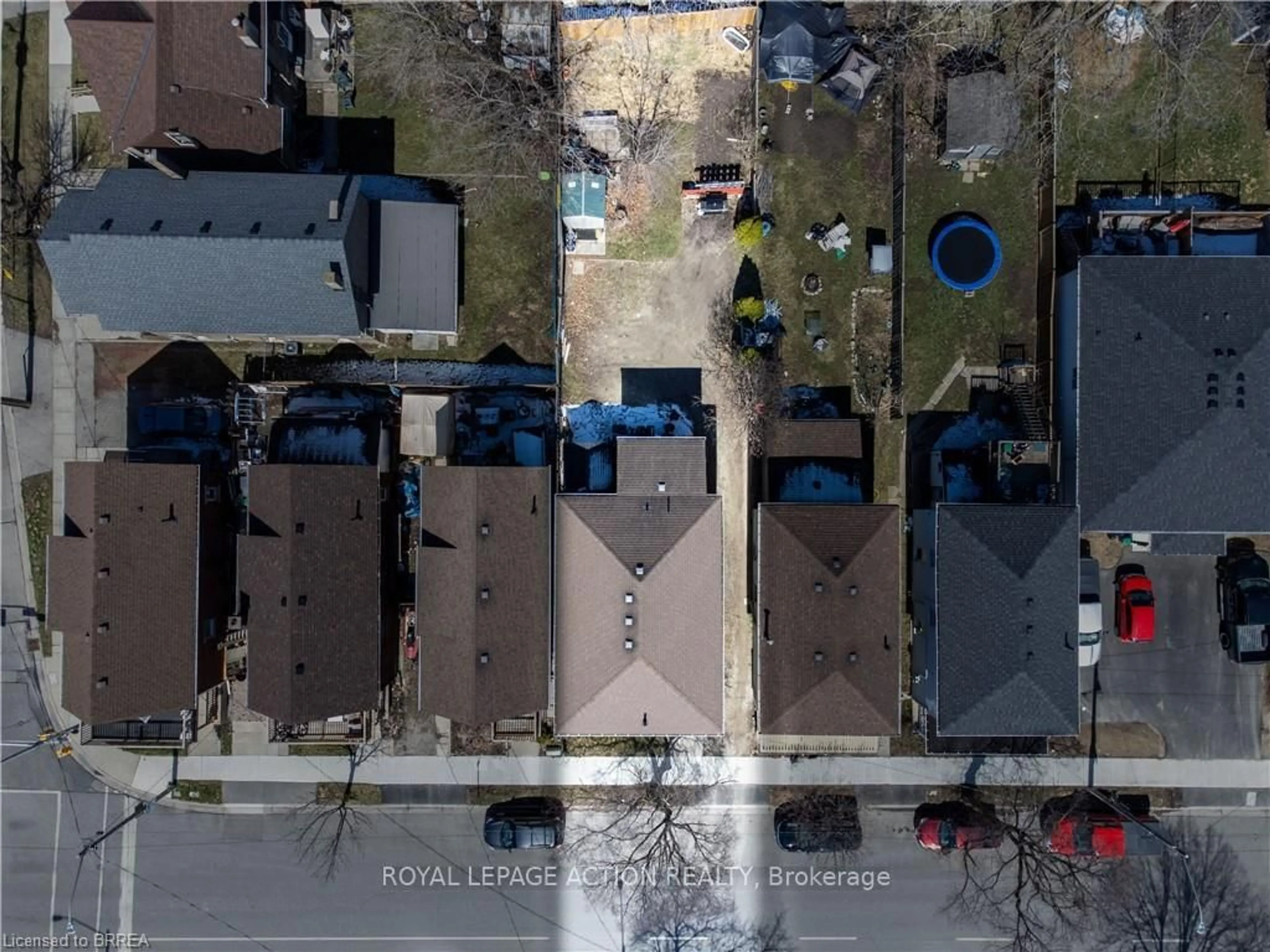 A pic from outside/outdoor area/front of a property/back of a property/a pic from drone, street for 300 Dalhousie St, Brantford Ontario N3S 3V5