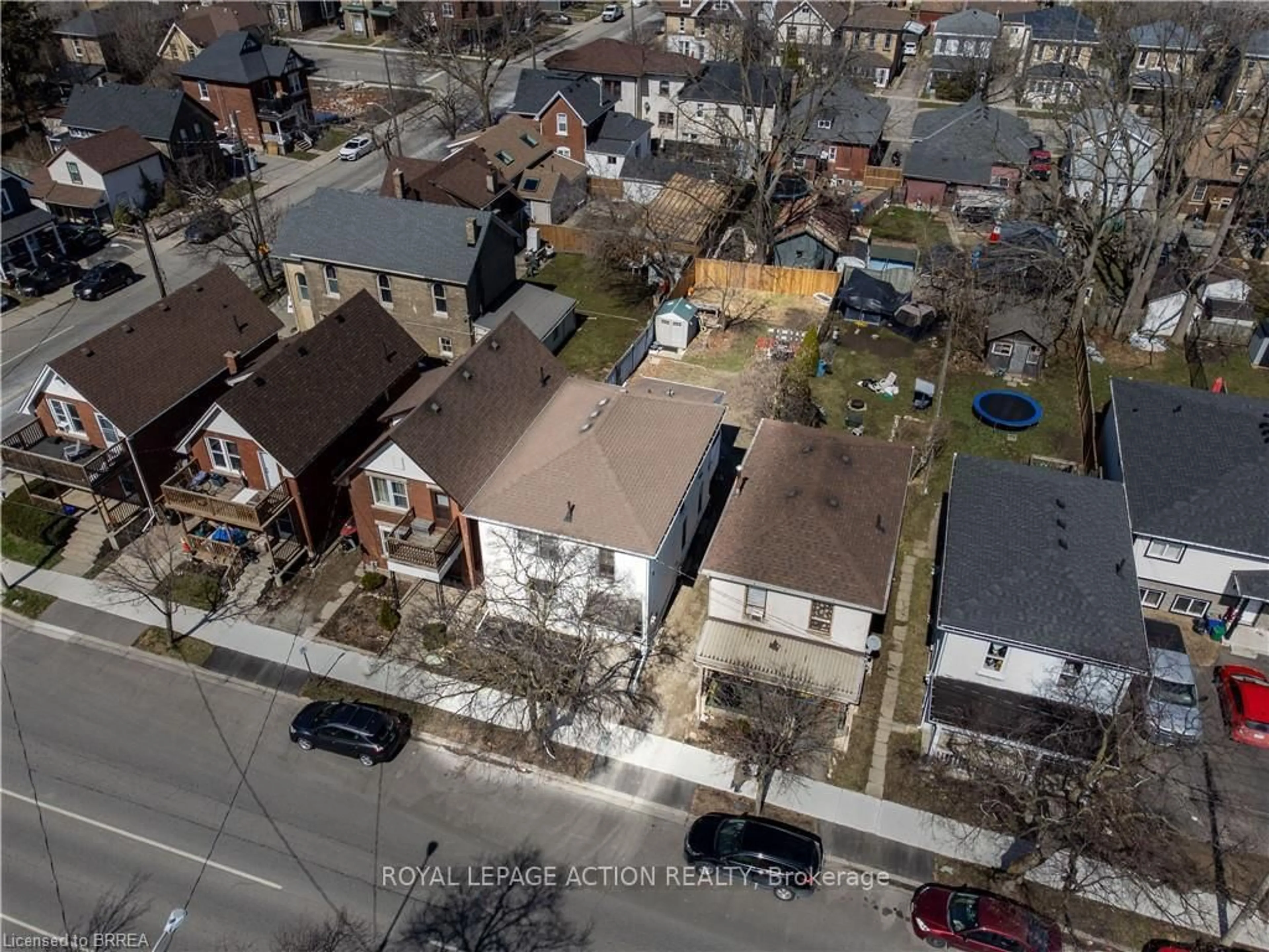 A pic from outside/outdoor area/front of a property/back of a property/a pic from drone, street for 300 Dalhousie St, Brantford Ontario N3S 3V5