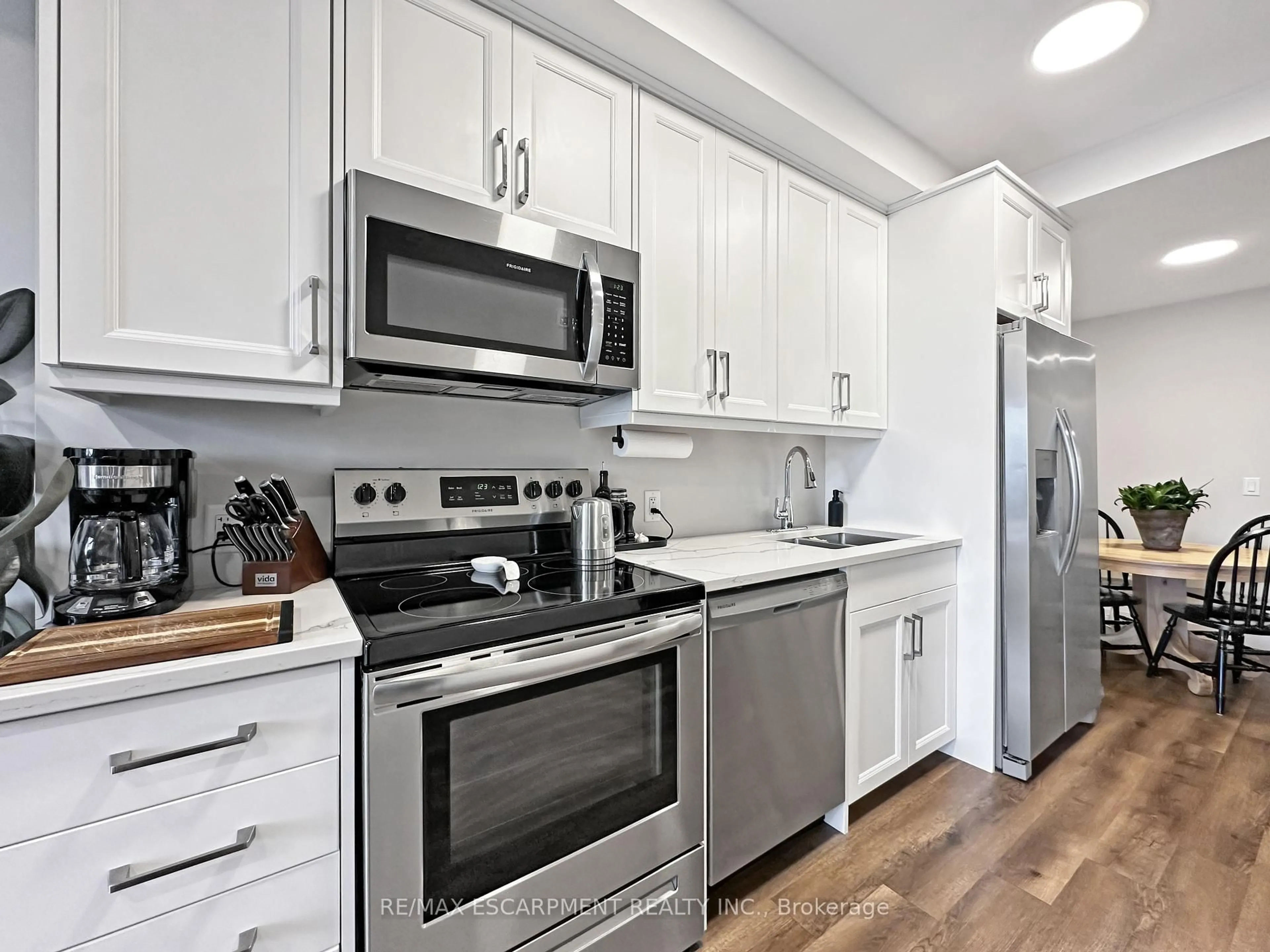 Standard kitchen, unknown for 64 Main St #309, Haldimand Ontario N0A 1H0