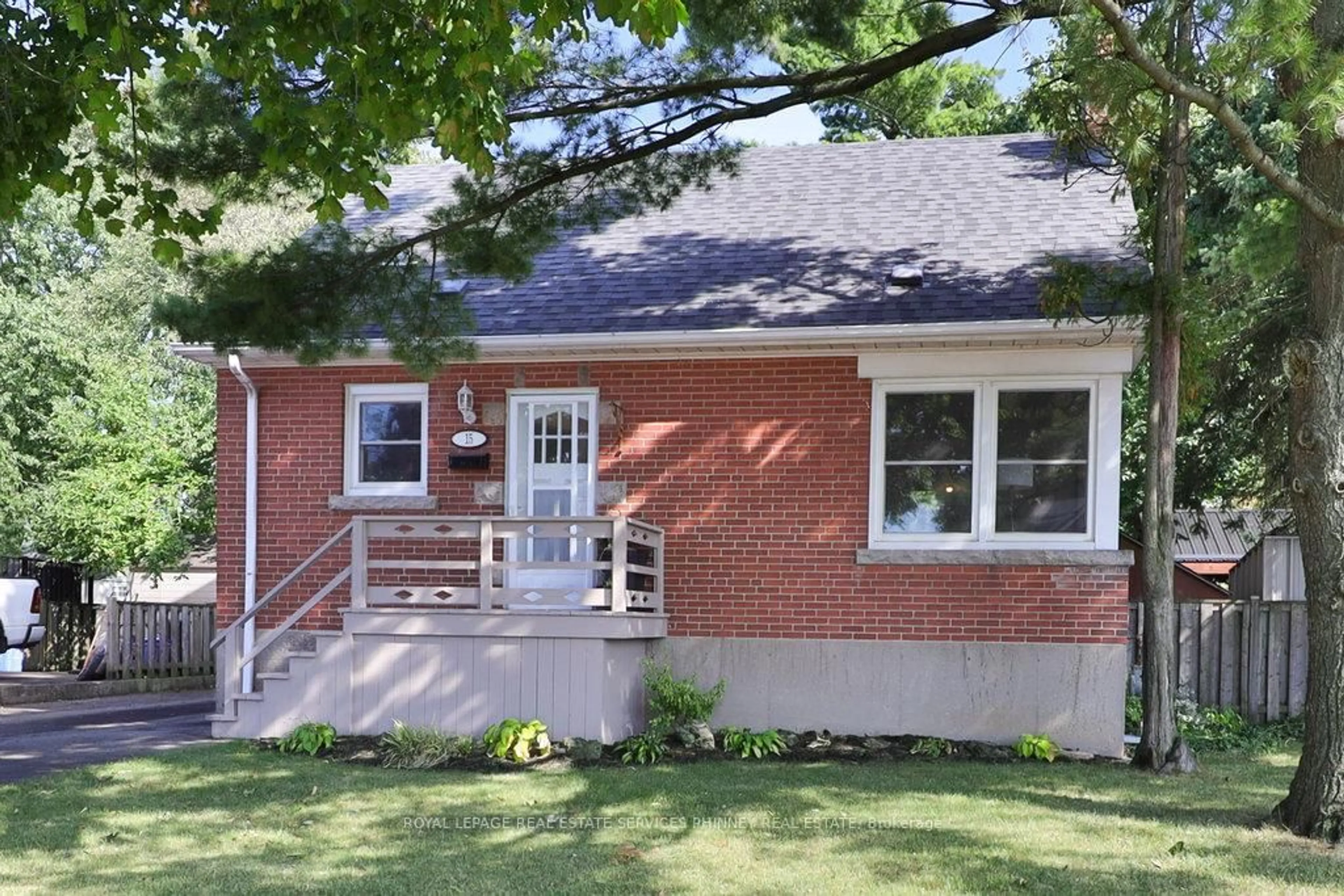 Home with brick exterior material, street for 15 East 41st St, Hamilton Ontario L8T 2Z3