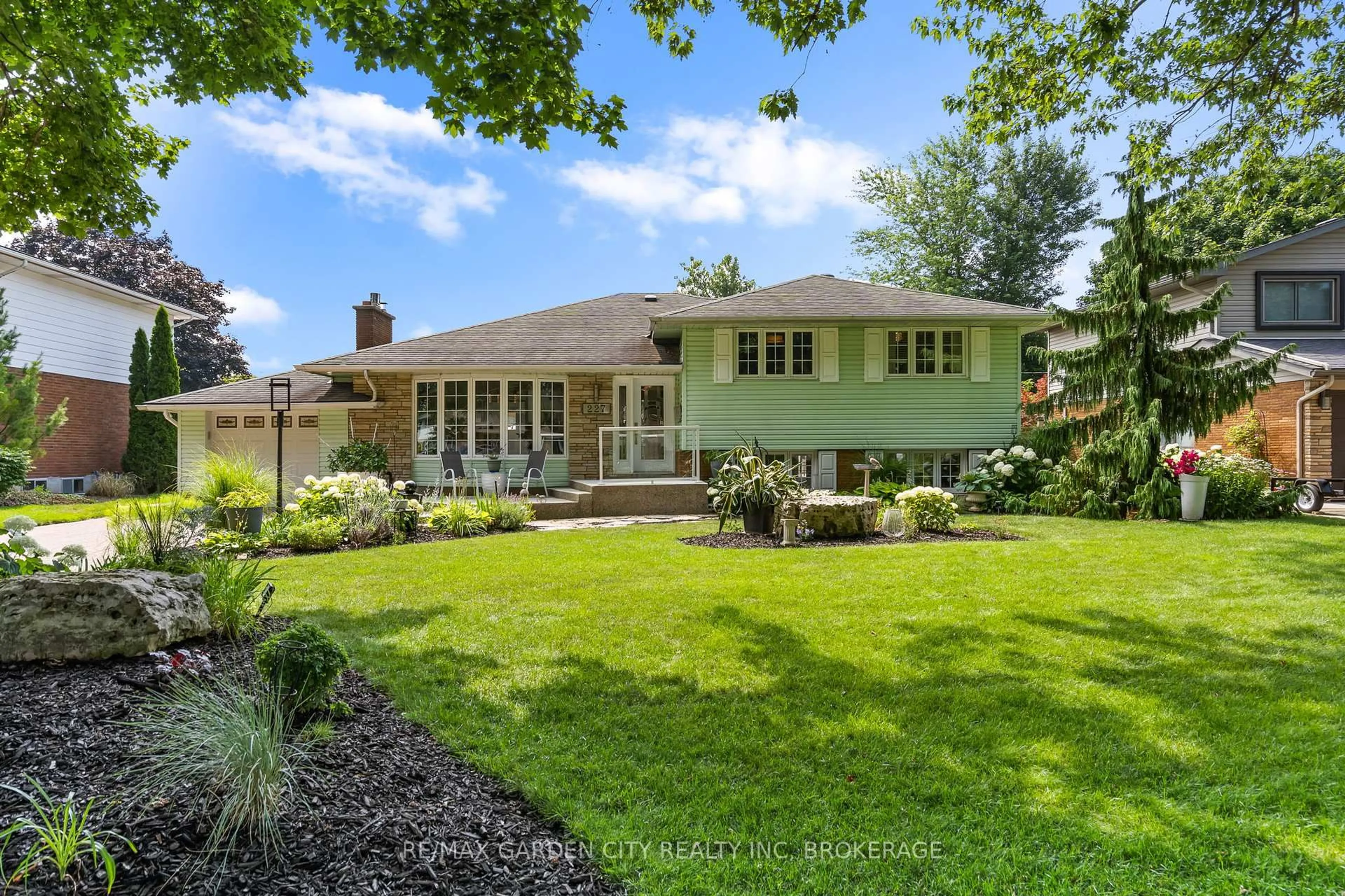 Unknown for 227 RIVERVIEW Blvd, St. Catharines Ontario L2T 3N2