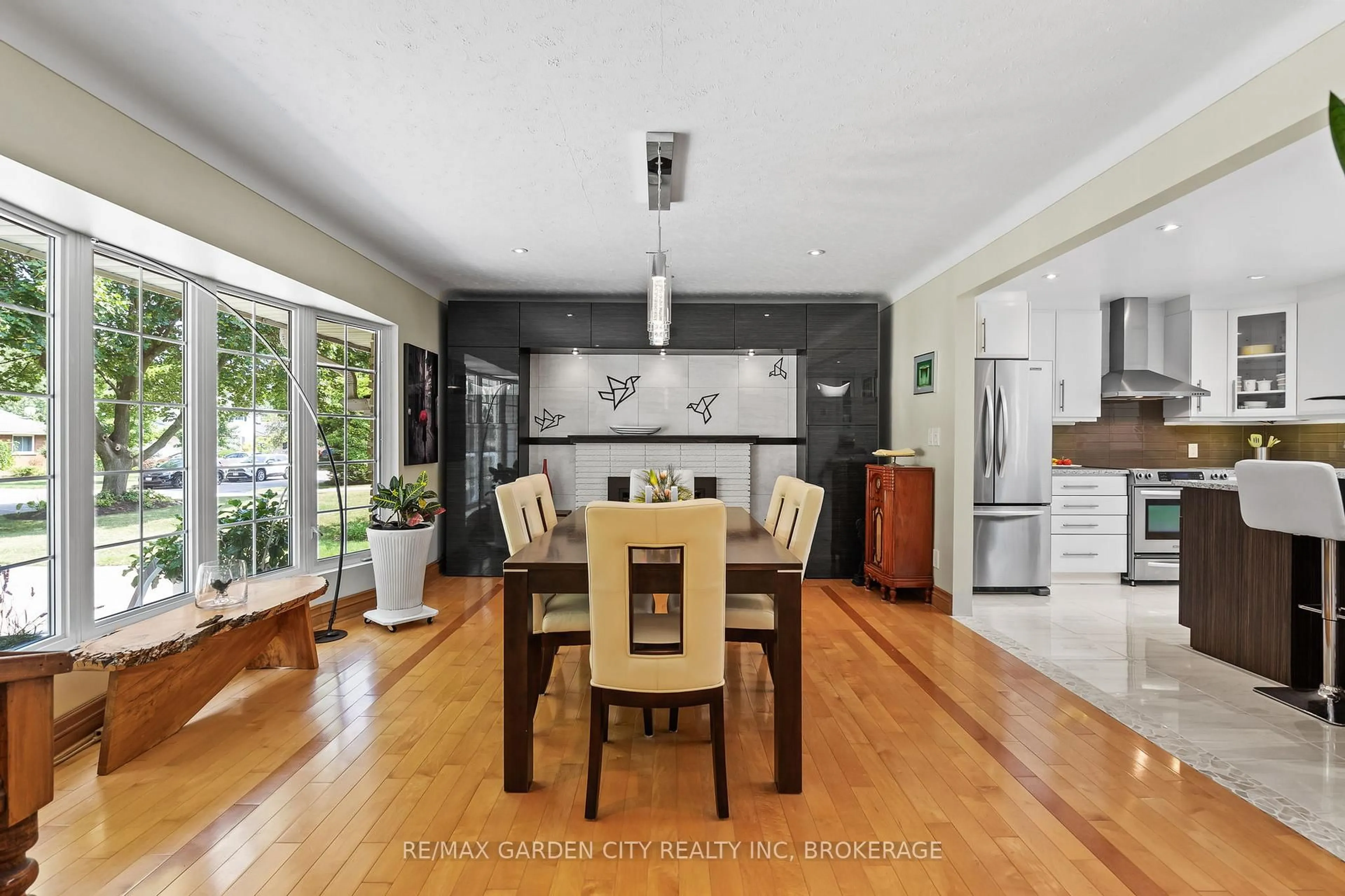 Dining room, wood/laminate floor for 227 RIVERVIEW Blvd, St. Catharines Ontario L2T 3N2