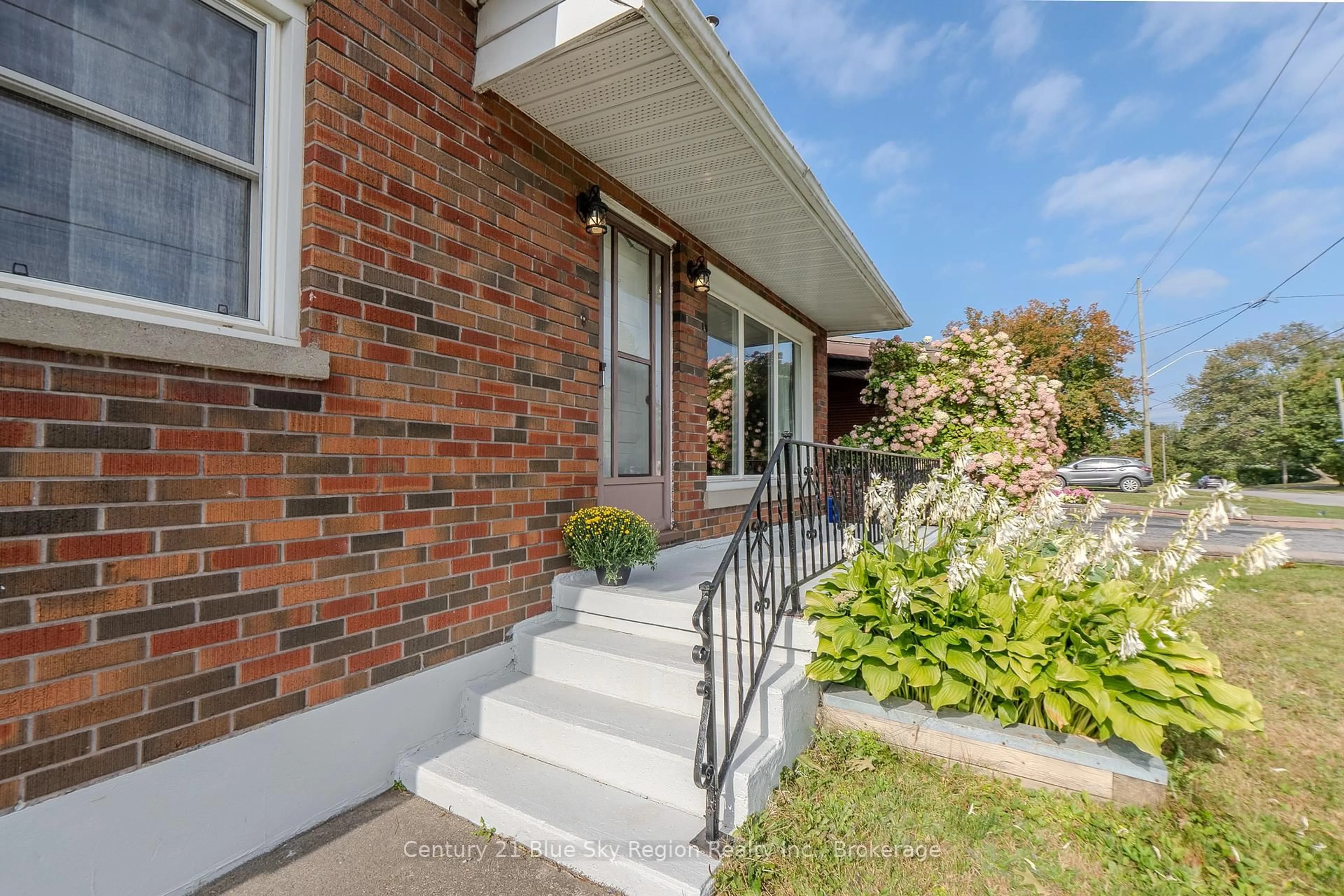 Home with brick exterior material, street for 1355 Jane St, North Bay Ontario P1B 3J5