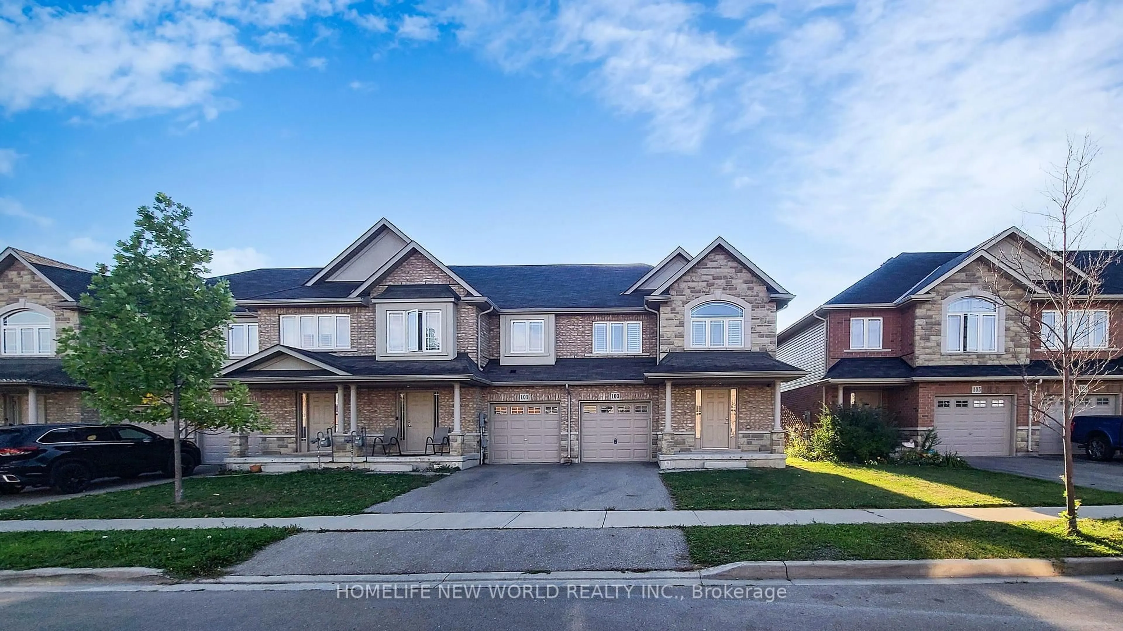 A pic from outside/outdoor area/front of a property/back of a property/a pic from drone, street for 103 Charleswood Cres, Hamilton Ontario L0R 1P0