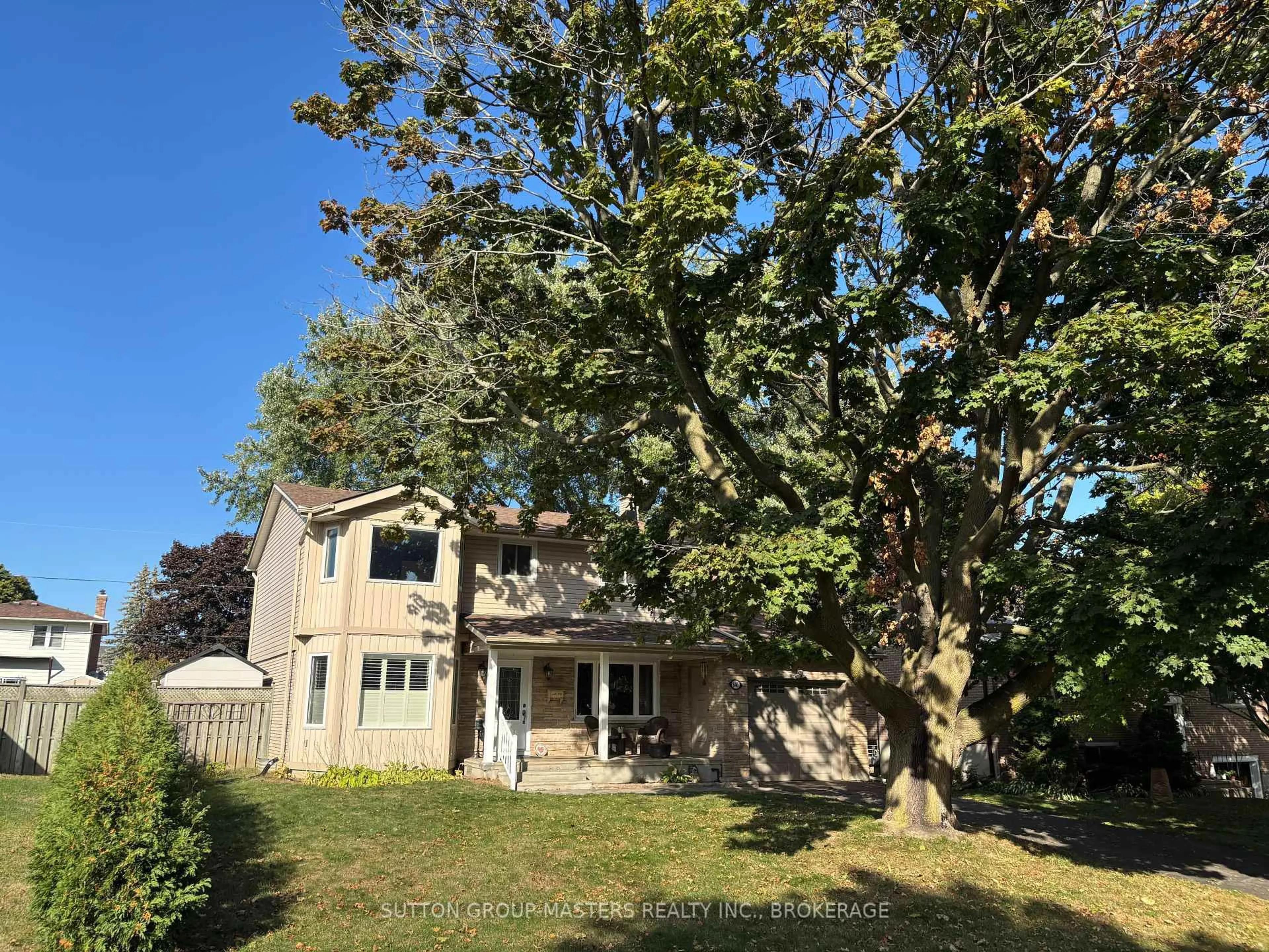A pic from outside/outdoor area/front of a property/back of a property/a pic from drone, unknown for 846 Kilburn St, Kingston Ontario K7M 6A9