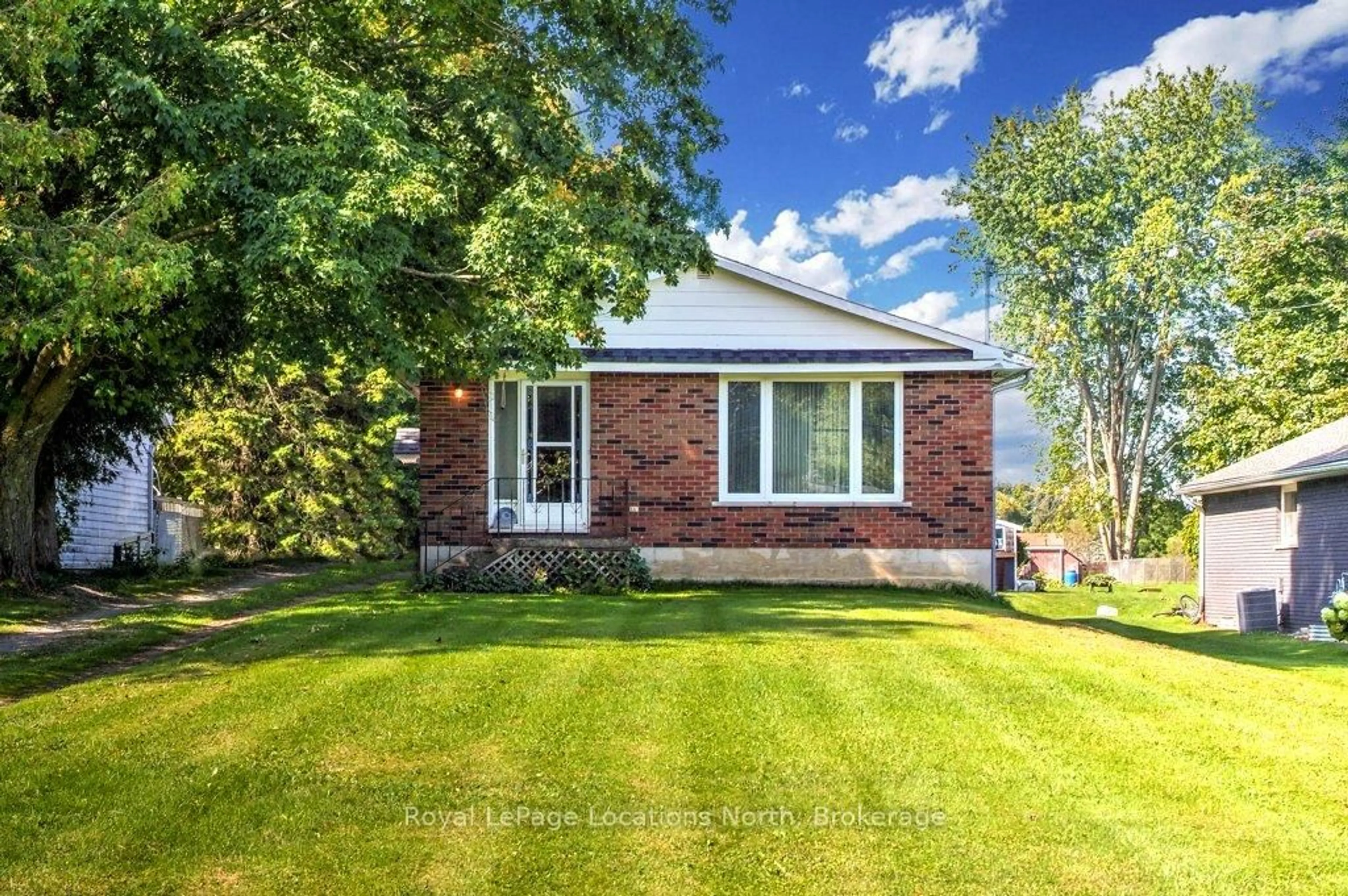 Home with brick exterior material, unknown for 151 Gardiner St, Meaford Ontario N4L 1X6