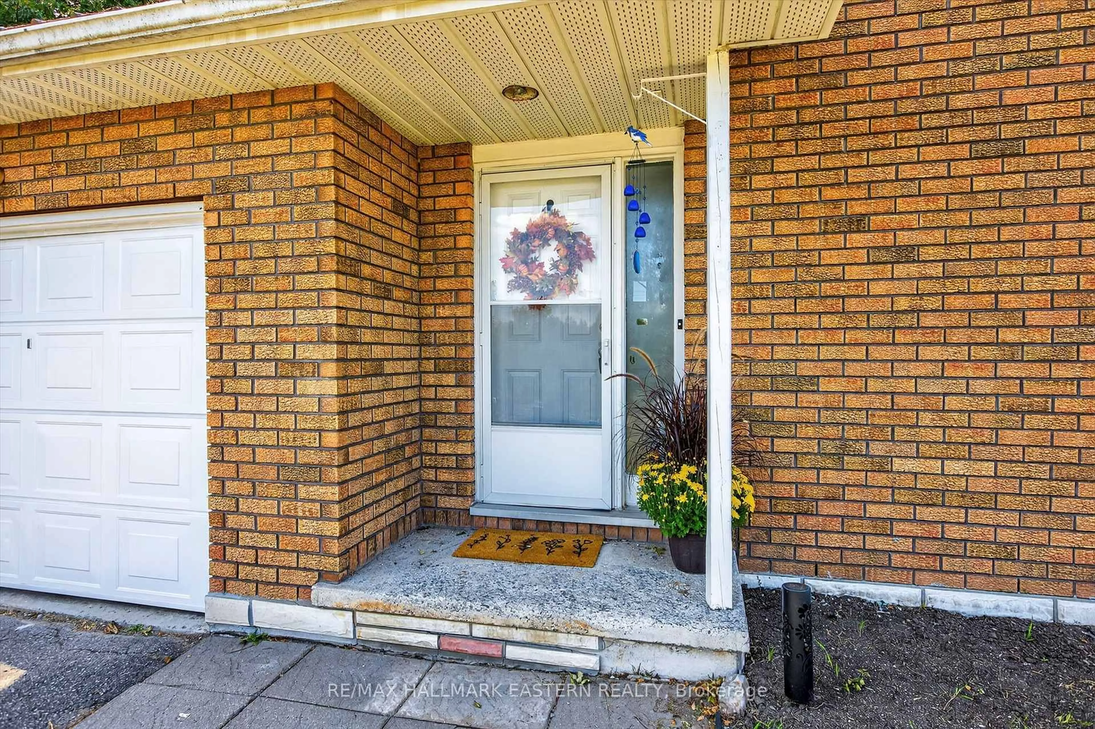 Indoor entryway for 4476 Hwy 7, Asphodel-Norwood Ontario K0L 2V0