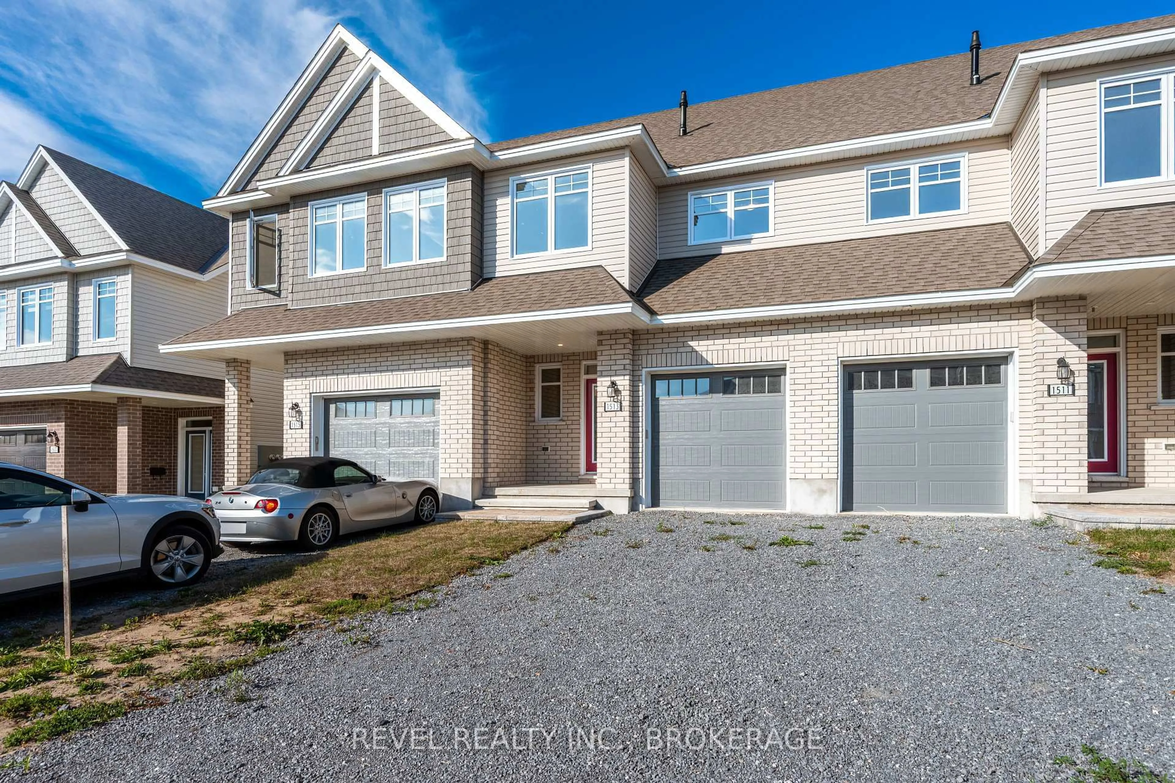 A pic from outside/outdoor area/front of a property/back of a property/a pic from drone, street for 1513 Scarlet St, Kingston Ontario K7K 0H7