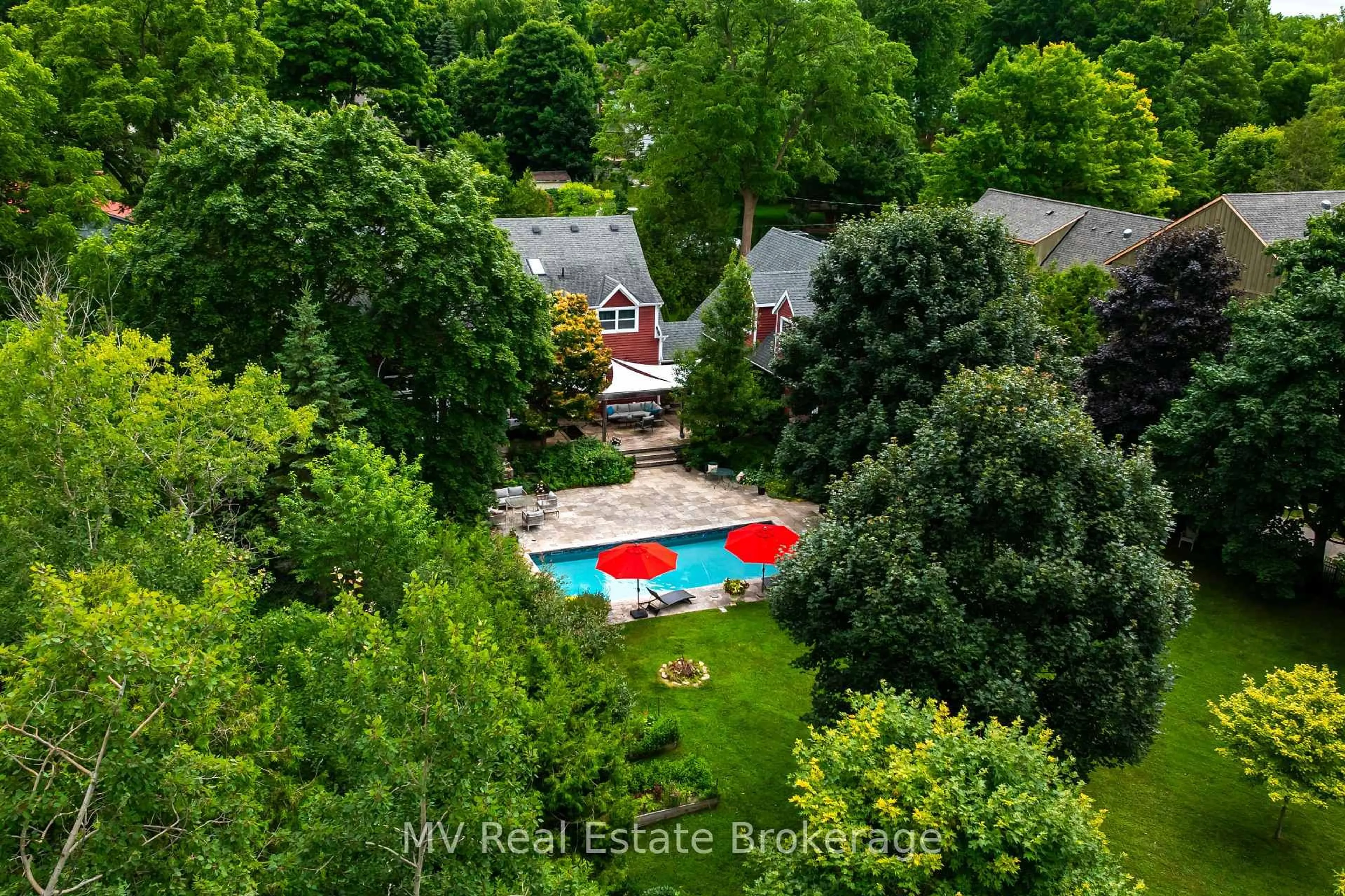 A pic from outside/outdoor area/front of a property/back of a property/a pic from drone, unknown for 322 North St, Centre Wellington Ontario N0B 1S0