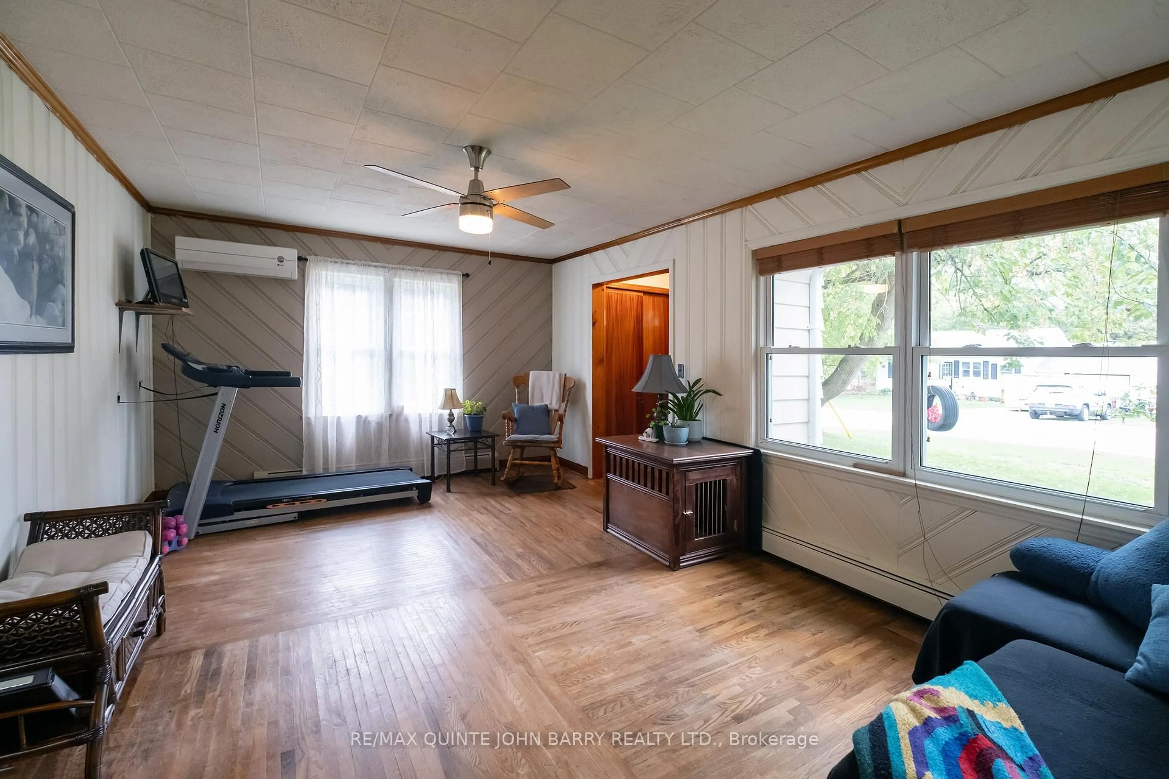 A pic of a room for 8 North Maloney St, Limoges Ontario K0K 2M0
