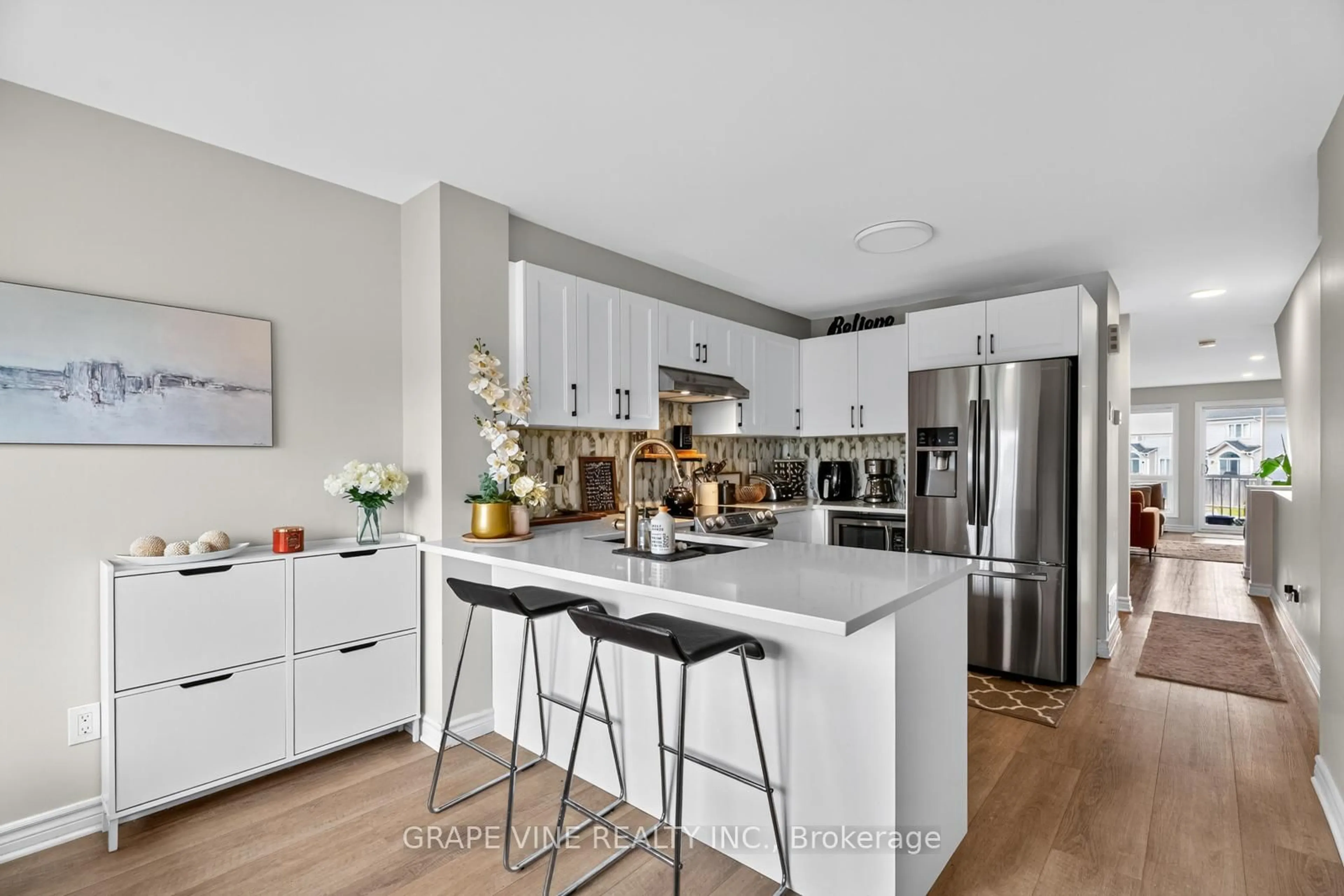 Open concept kitchen, unknown for 553 Lakeridge Dr, Ottawa Ontario K4A 0H4
