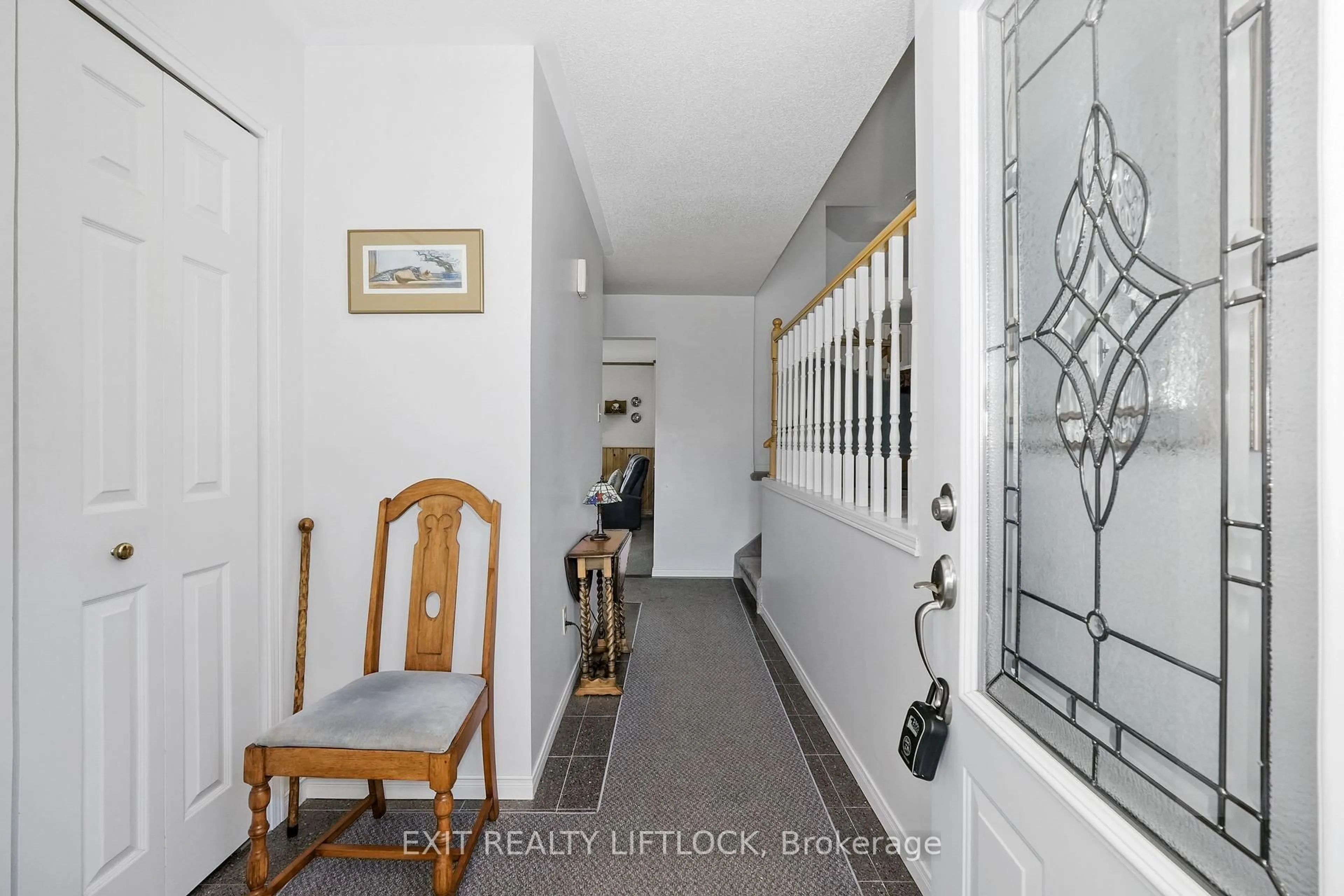 Indoor entryway for 12 Victoria Ave, Smith-Ennismore-Lakefield Ontario K0L 2H0