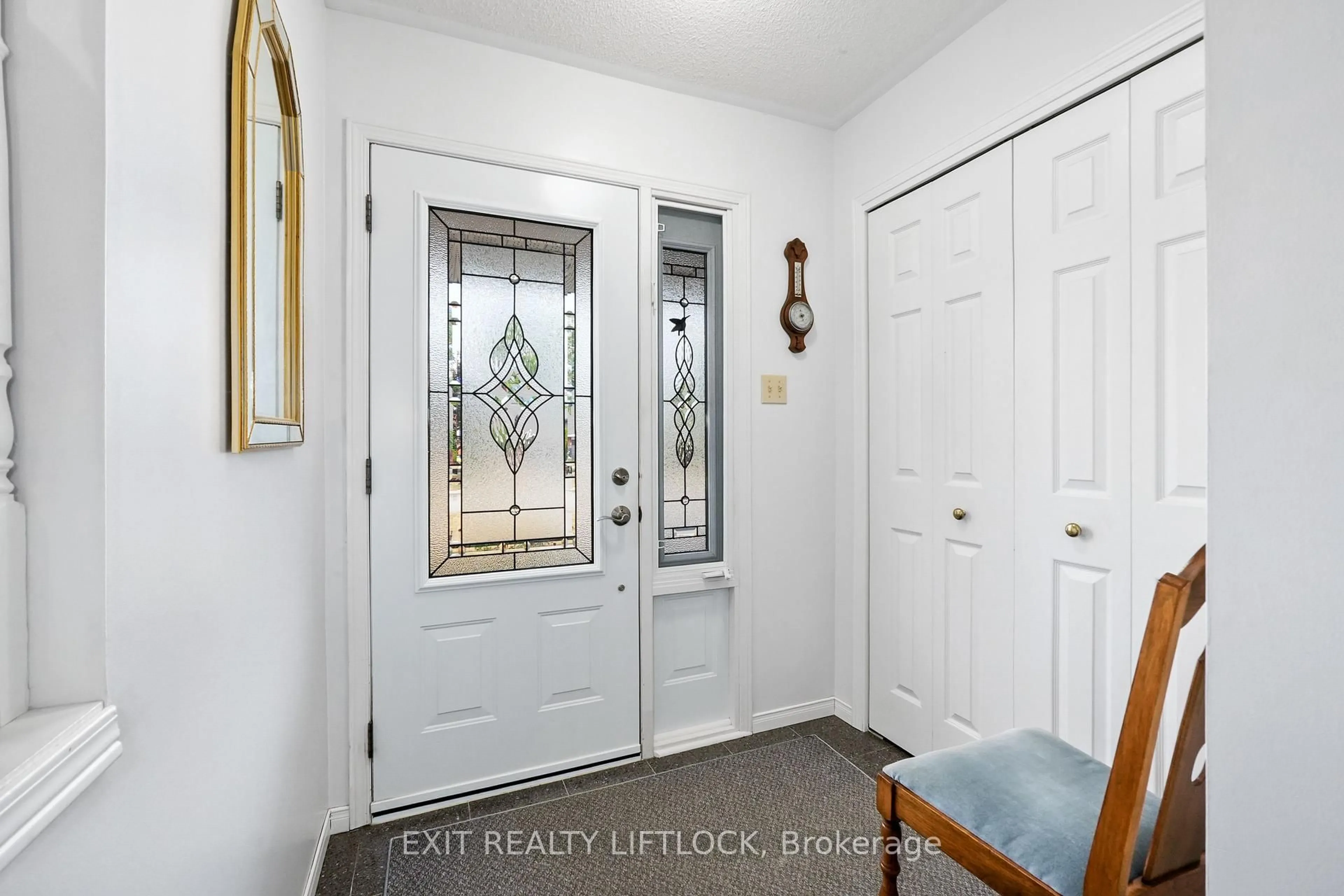 Indoor entryway for 12 Victoria Ave, Smith-Ennismore-Lakefield Ontario K0L 2H0