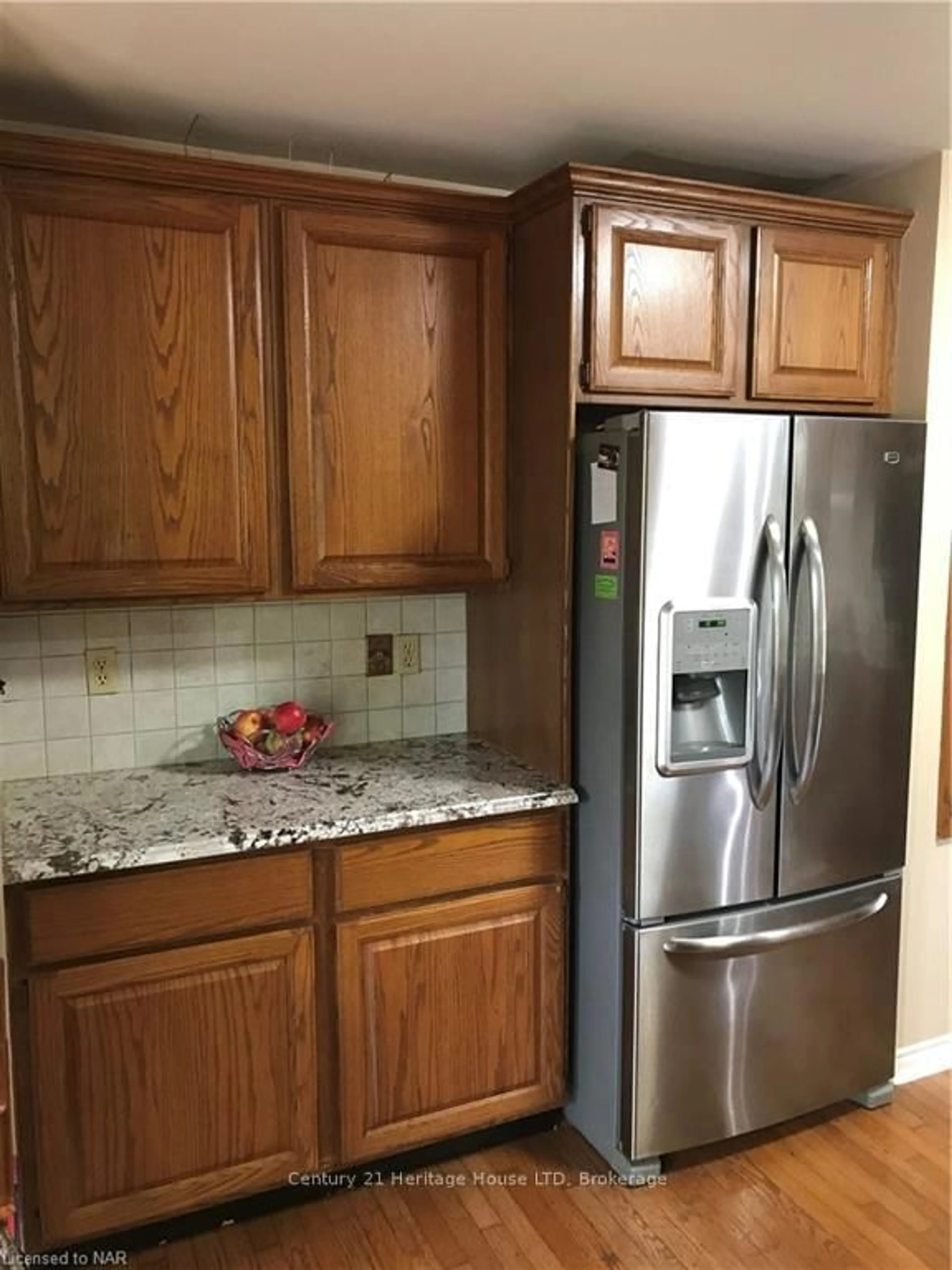 Standard kitchen, unknown for 1193 Pettit Rd, Fort Erie Ontario L2A 5A4