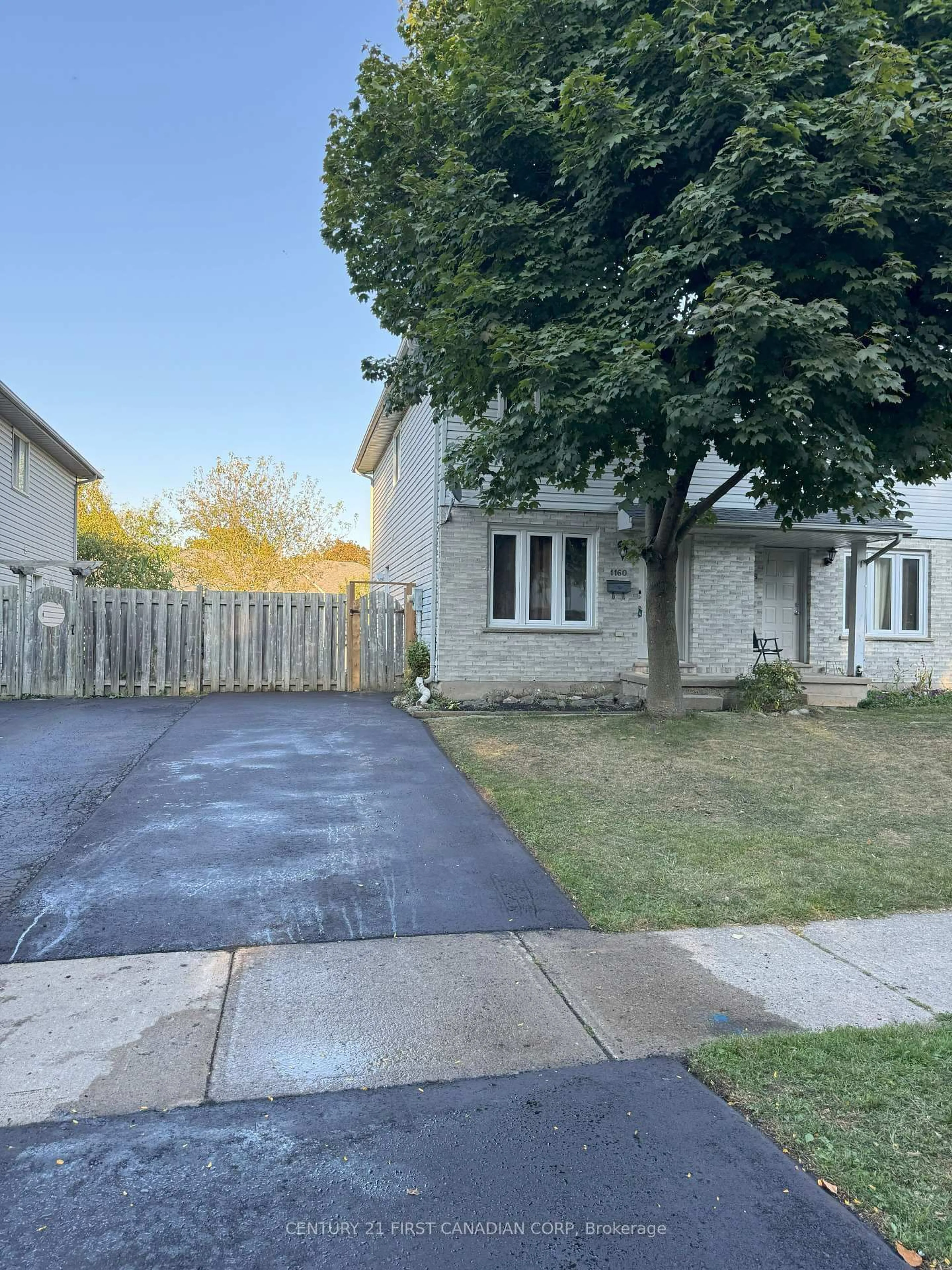 A pic from outside/outdoor area/front of a property/back of a property/a pic from drone, street for 1160 Limberlost Rd, London North Ontario N6G 3A5