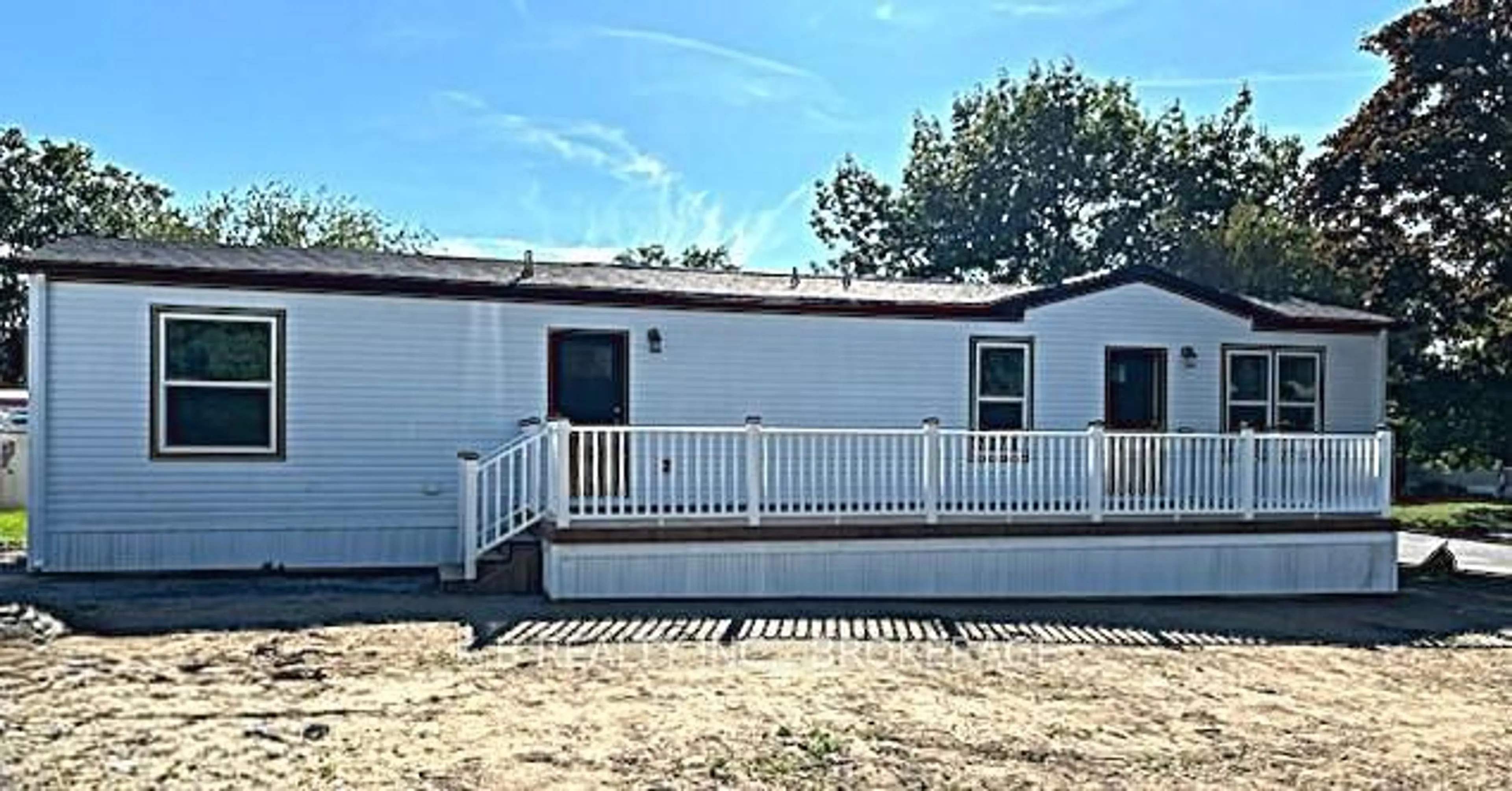 Home with vinyl exterior material, unknown for 1 Parkington Pl, Kingston Ontario K7K 5C7