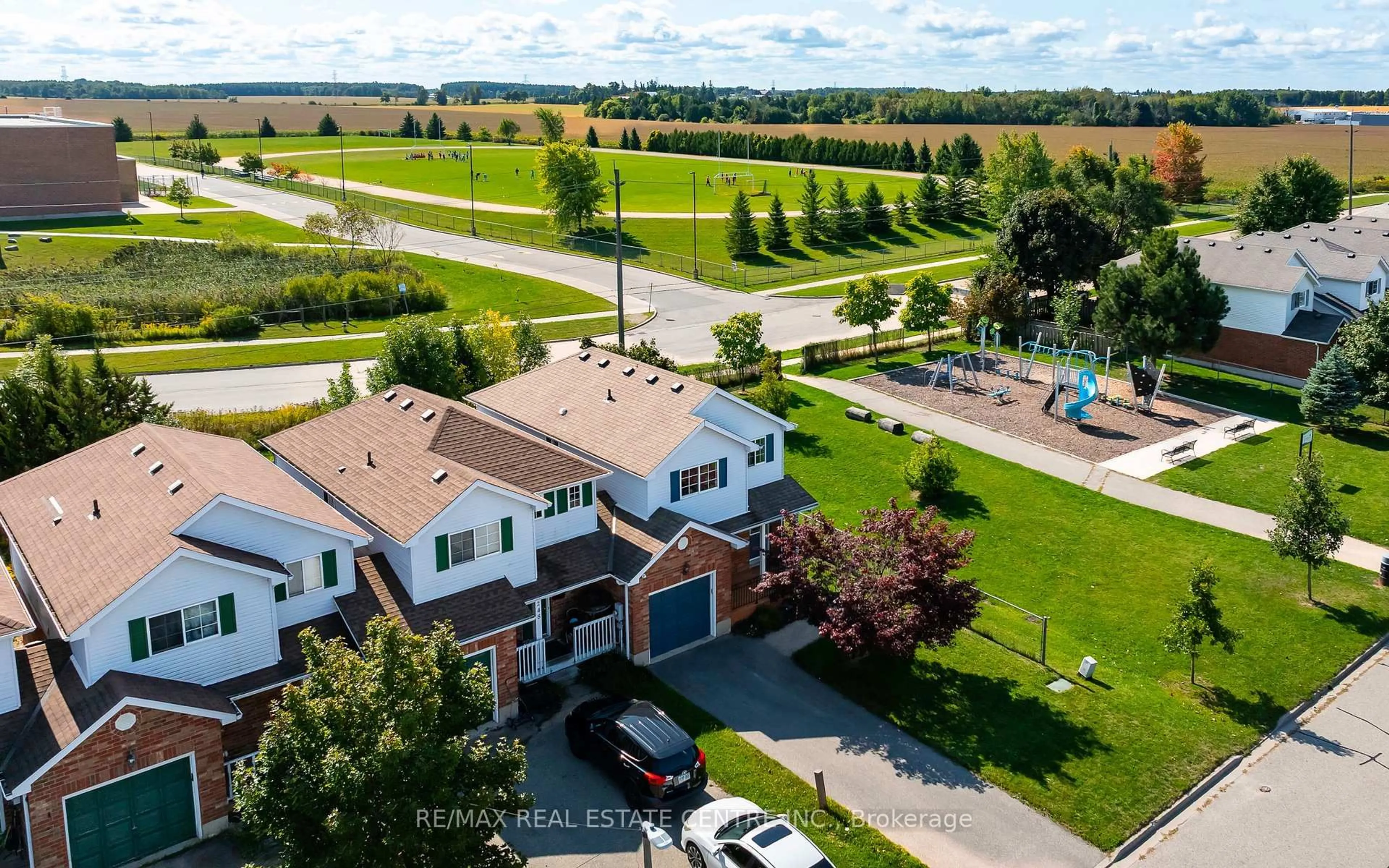A pic from outside/outdoor area/front of a property/back of a property/a pic from drone, unknown for 252 Tait Cres, Centre Wellington Ontario N1M 3P6