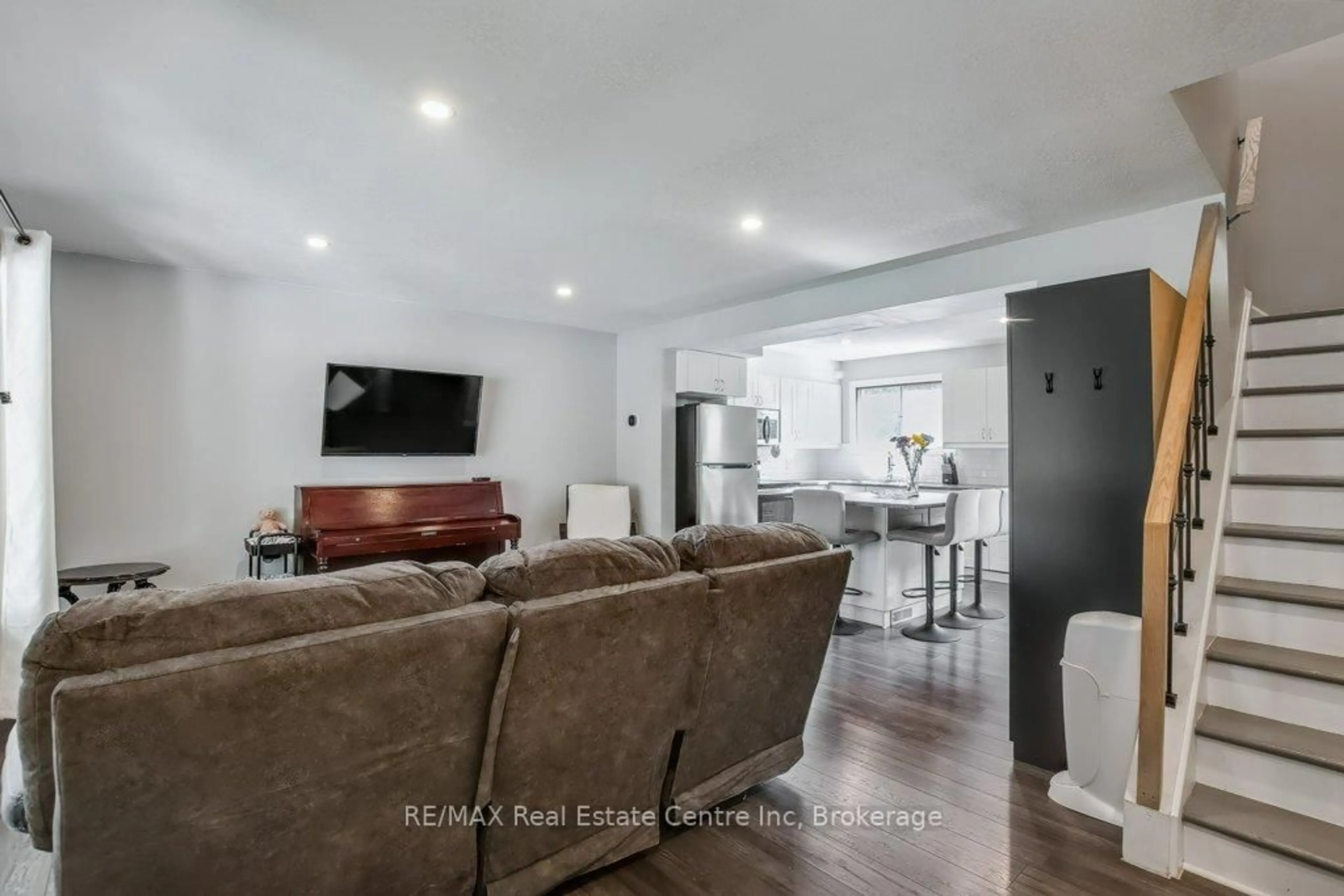 Unknown for 164 Willow Rd, Guelph Ontario N1H 1W8