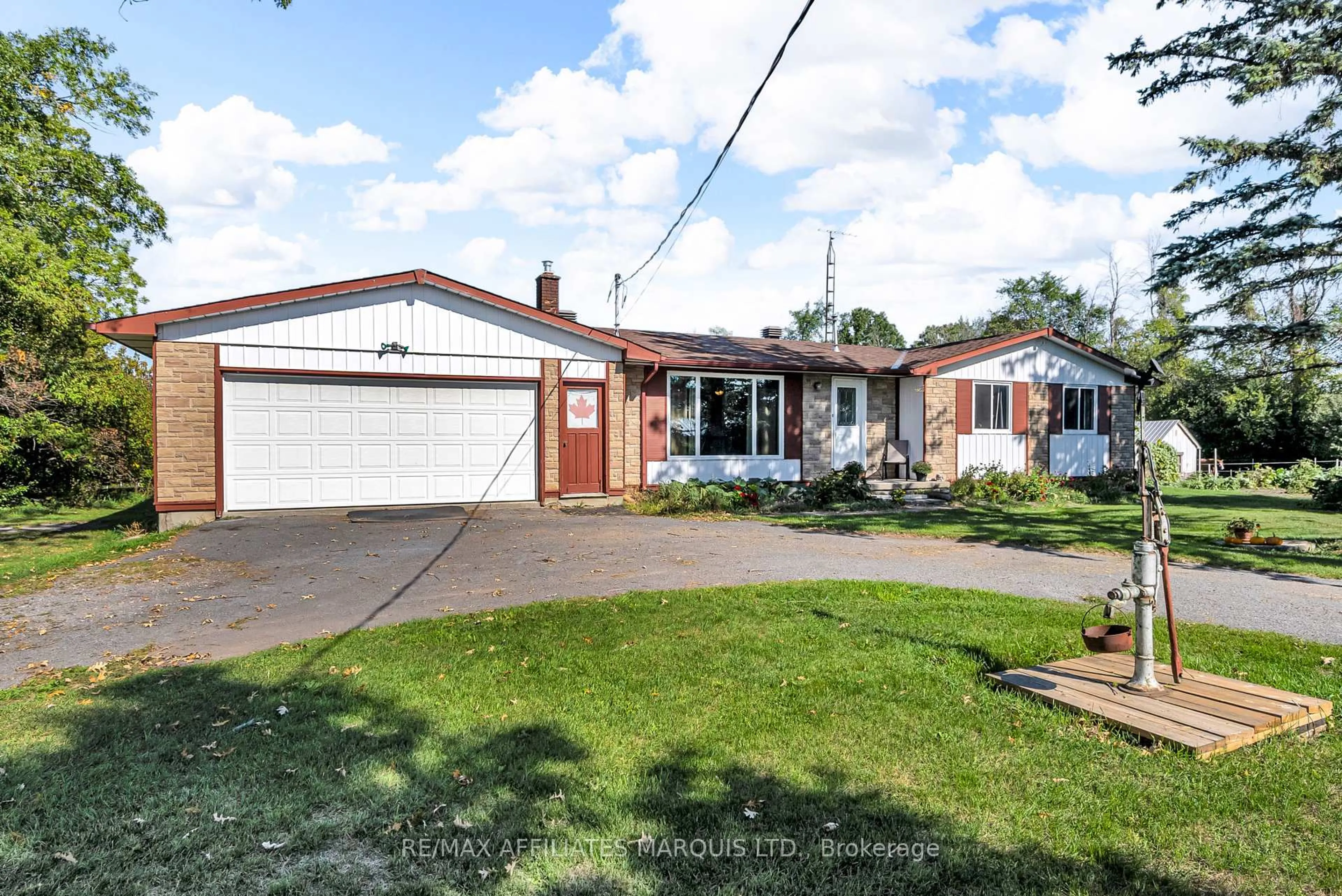 A pic from outside/outdoor area/front of a property/back of a property/a pic from drone, street for 18659 County Rd 19 Rd, South Glengarry Ontario K0C 2J0