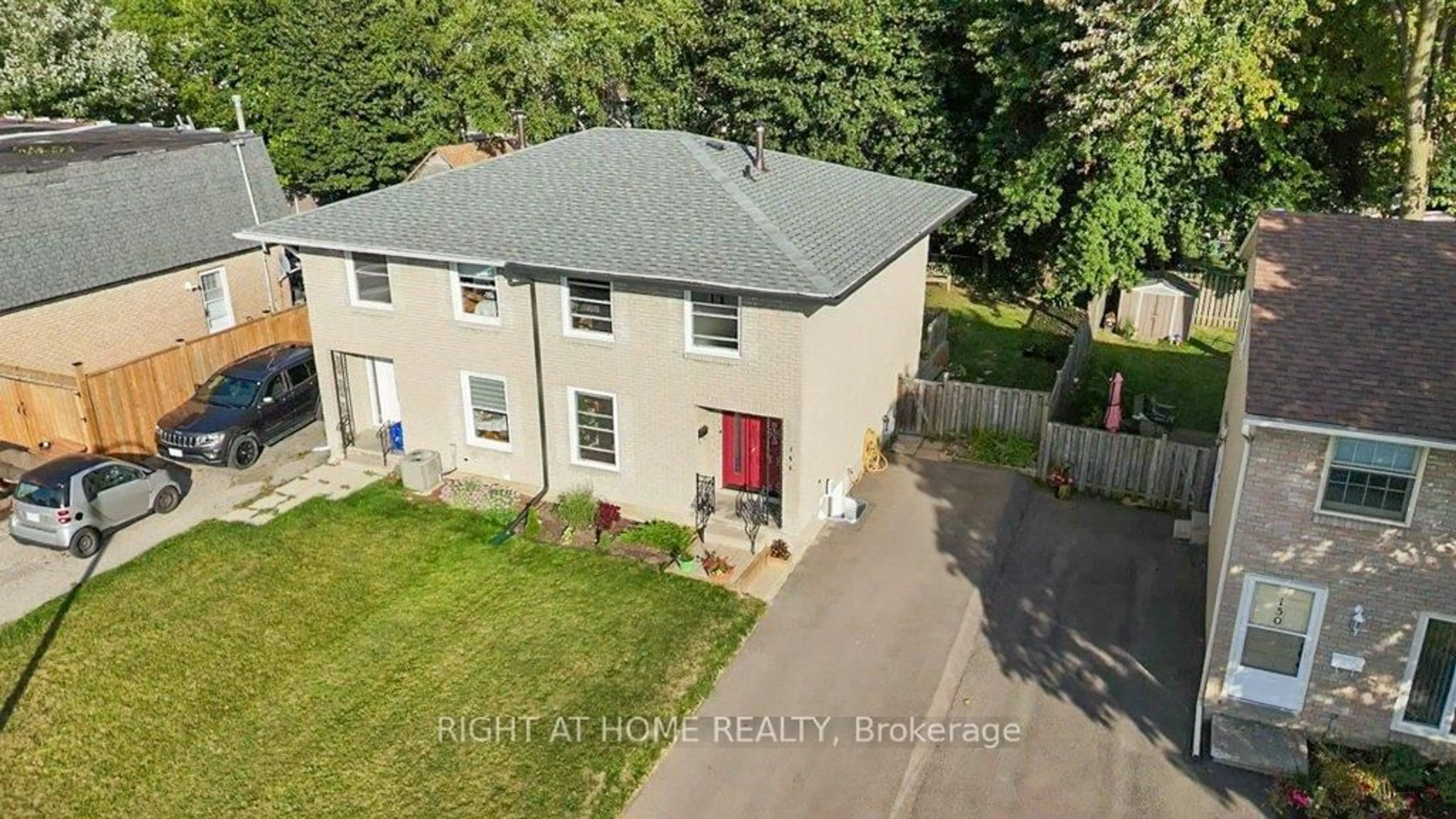 A pic from outside/outdoor area/front of a property/back of a property/a pic from drone, street for 146 Greendale Cres, Kitchener Ontario N2A 2R6