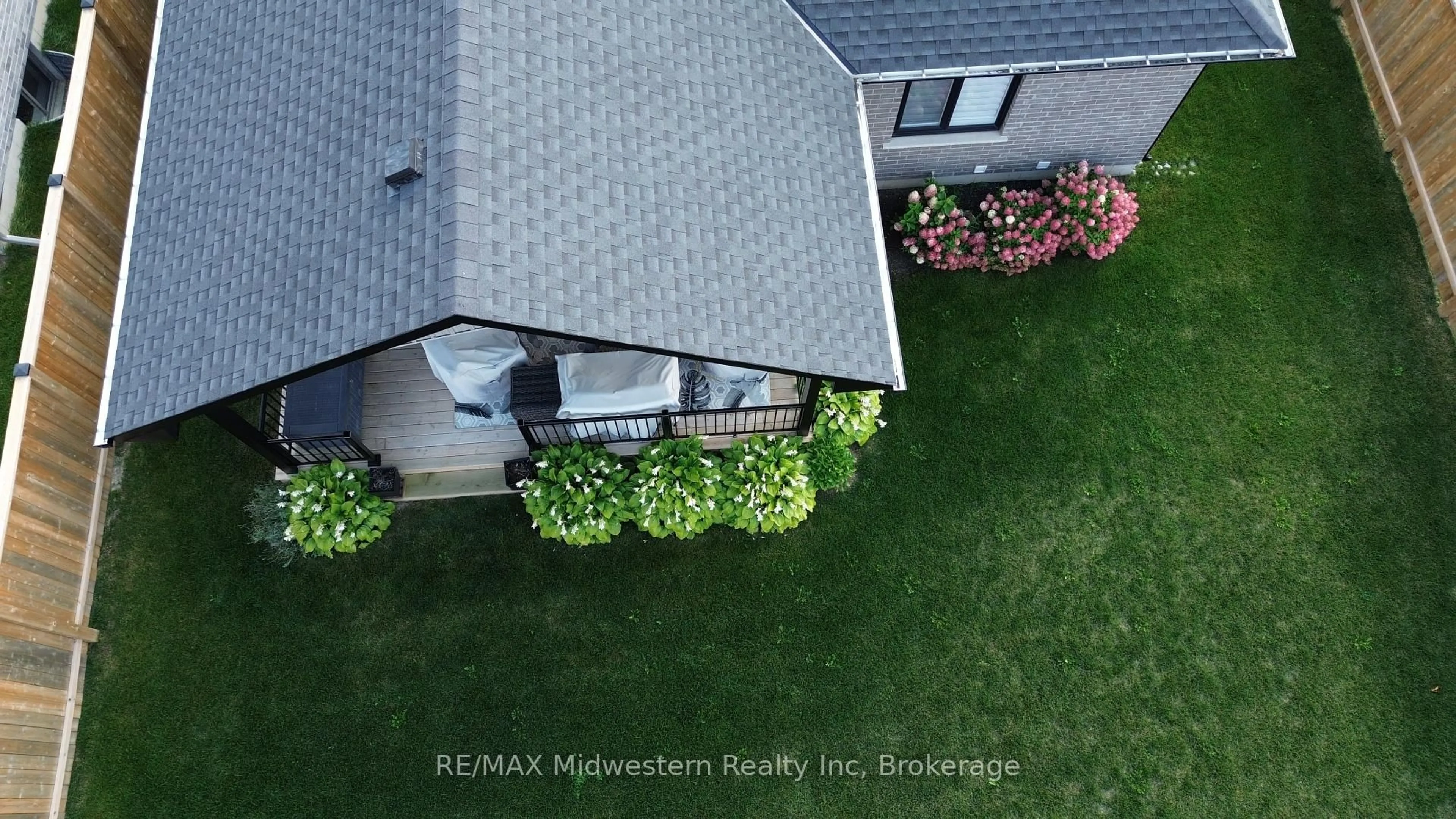 A pic from outside/outdoor area/front of a property/back of a property/a pic from drone, unknown for 1095 Kincaid St, North Perth Ontario N4W 0J8
