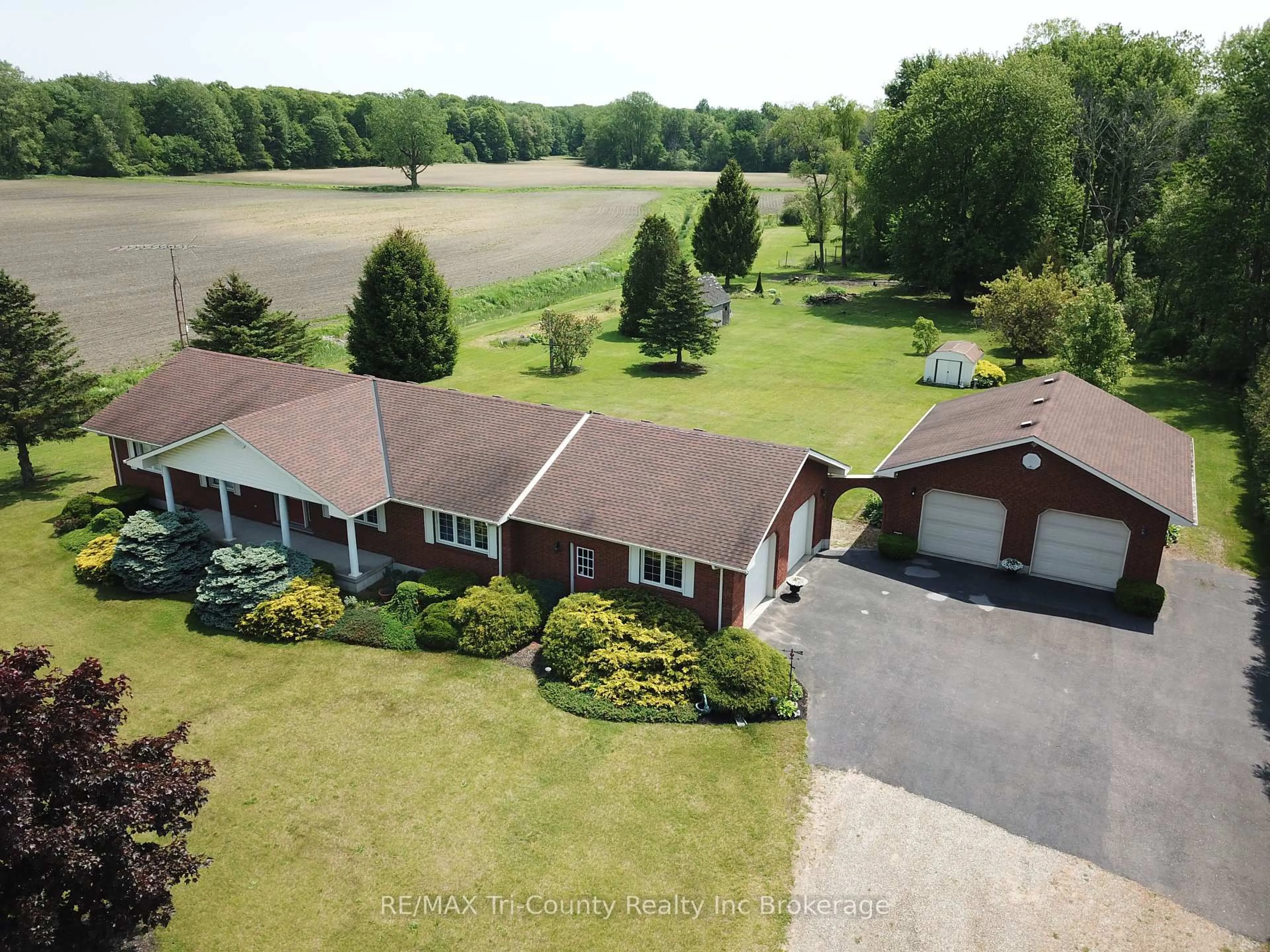 A pic from outside/outdoor area/front of a property/back of a property/a pic from drone, water/lake/river/ocean view for 916 Norfolk County Rd 28, Norfolk Ontario N0E 1G0