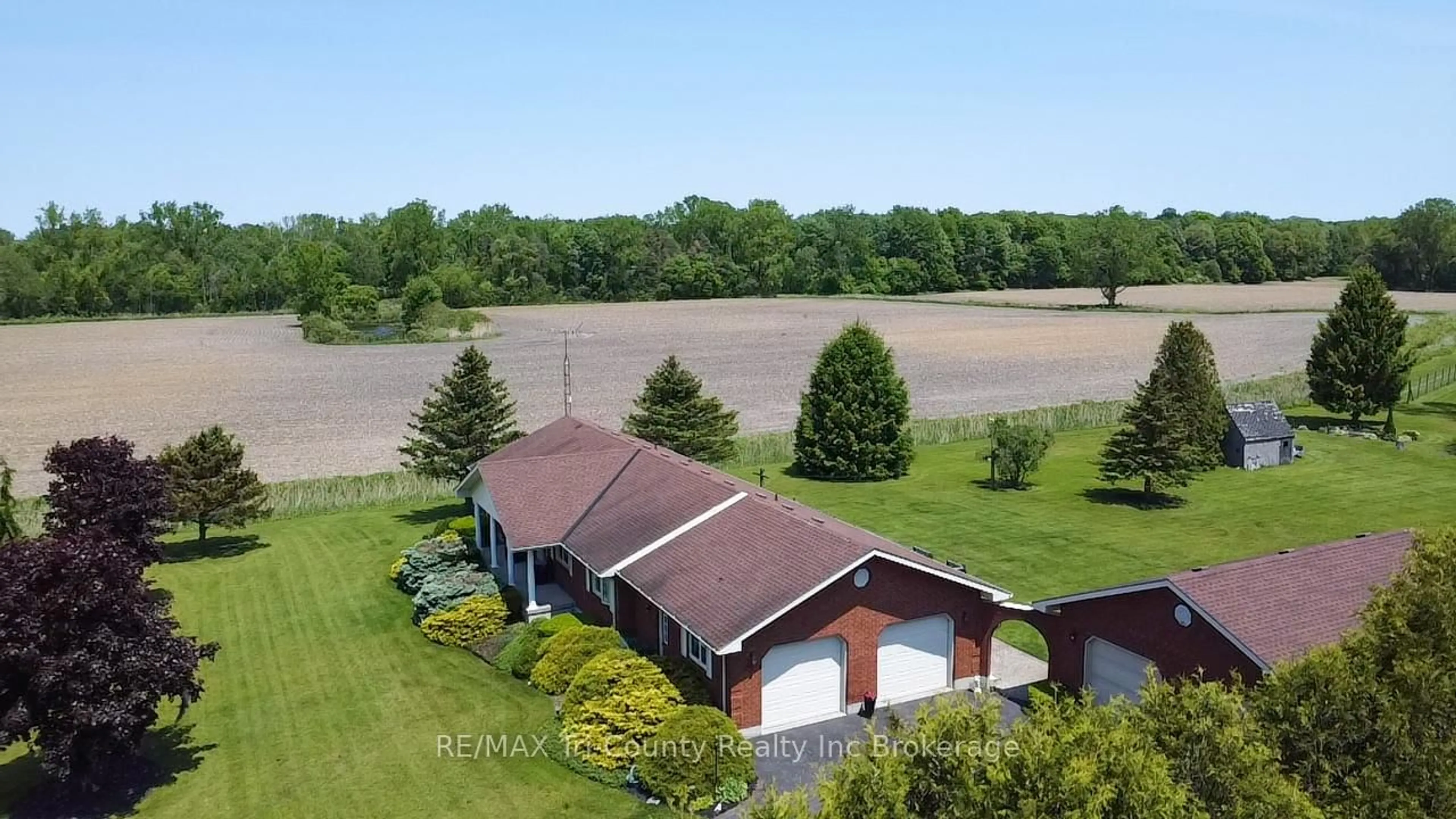 A pic from outside/outdoor area/front of a property/back of a property/a pic from drone, water/lake/river/ocean view for 916 Norfolk County Rd 28, Norfolk Ontario N0E 1G0