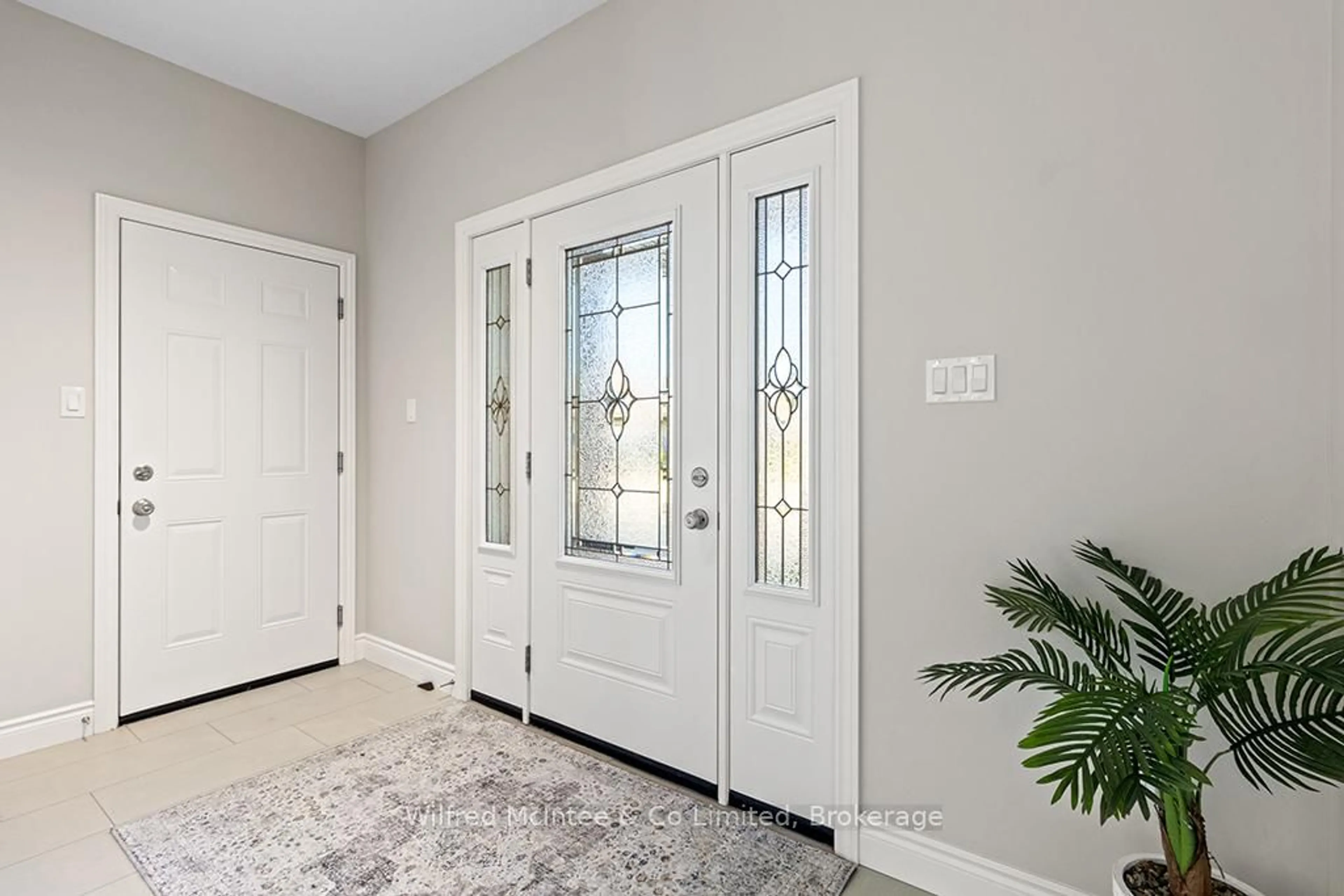 Indoor entryway for 246 Grey St #32, Saugeen Shores Ontario N0H 2L0
