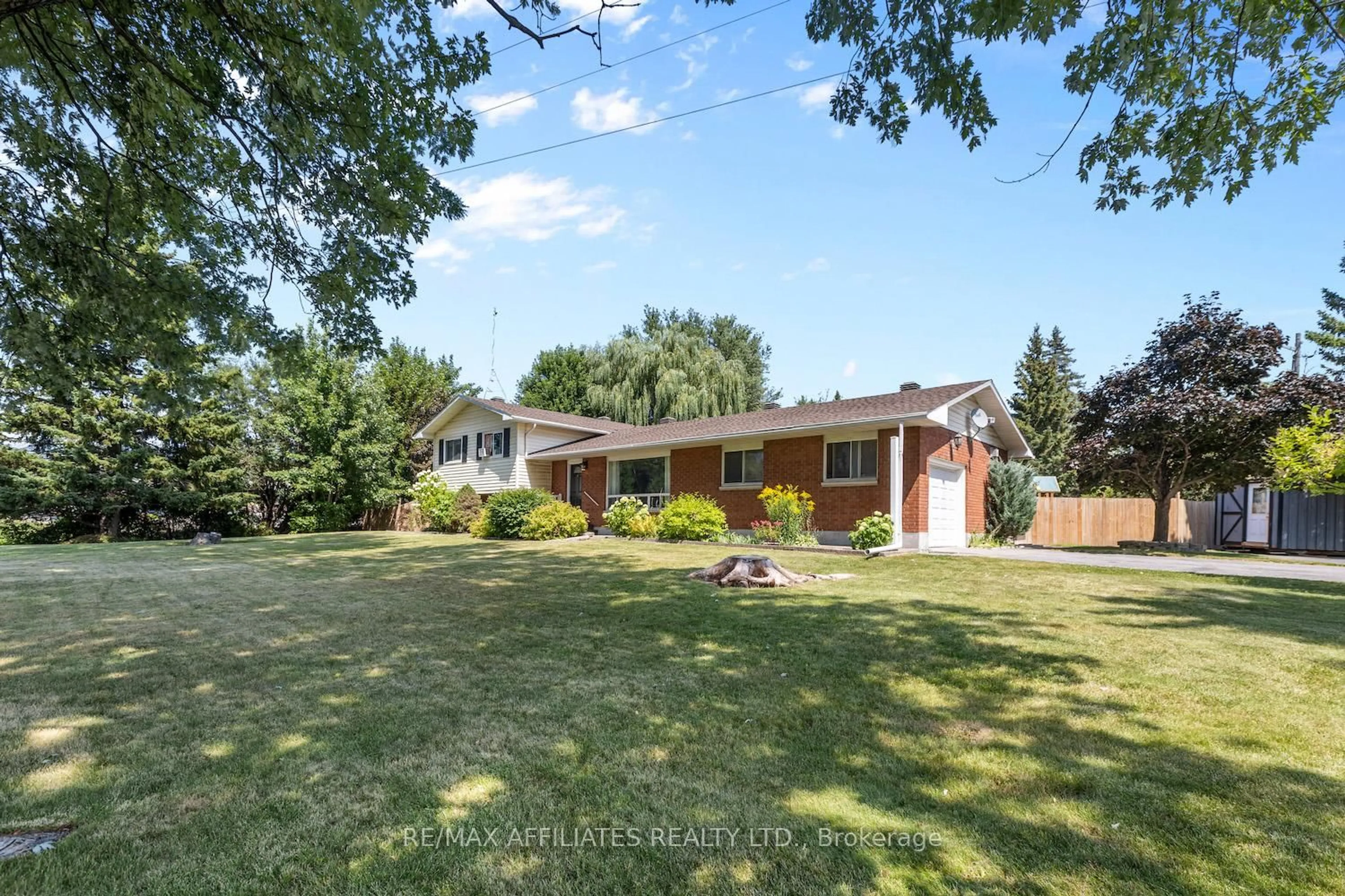 A pic from outside/outdoor area/front of a property/back of a property/a pic from drone, unknown for 328 Kelly-Jordan Rd, Smiths Falls Ontario K7A 4S7