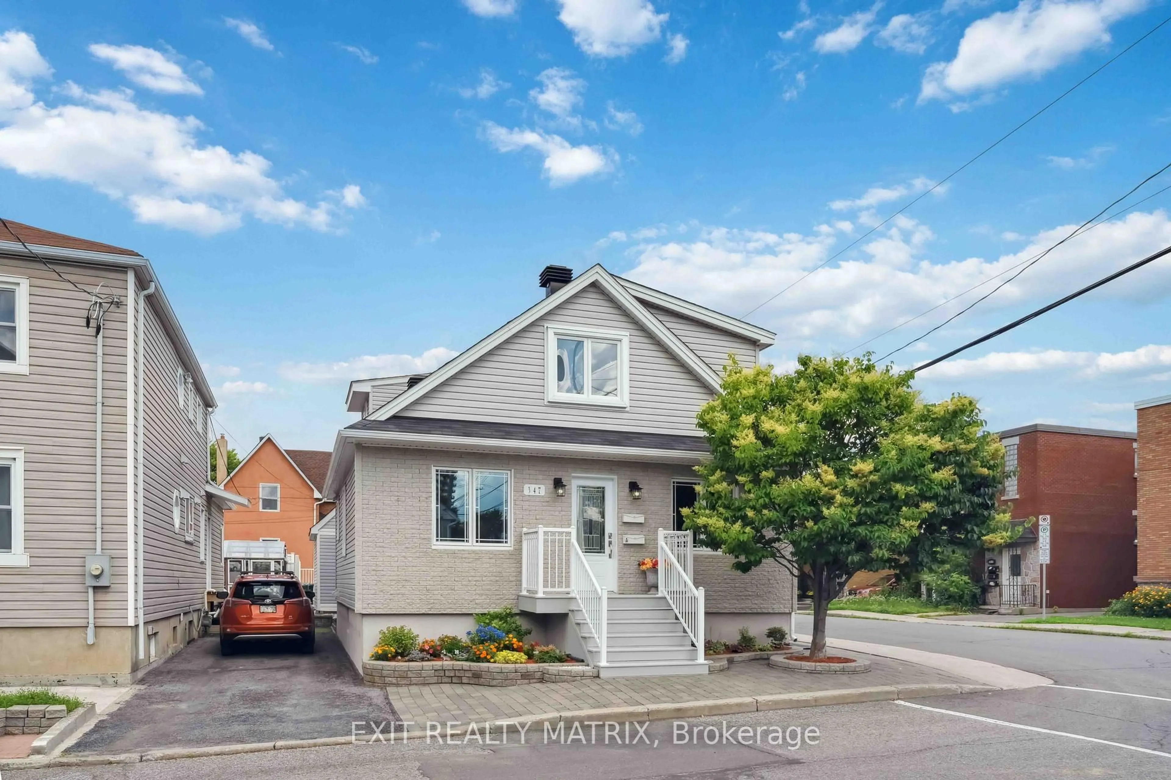Unknown for 347 Shakespeare St, Ottawa Ontario K1L 5M1