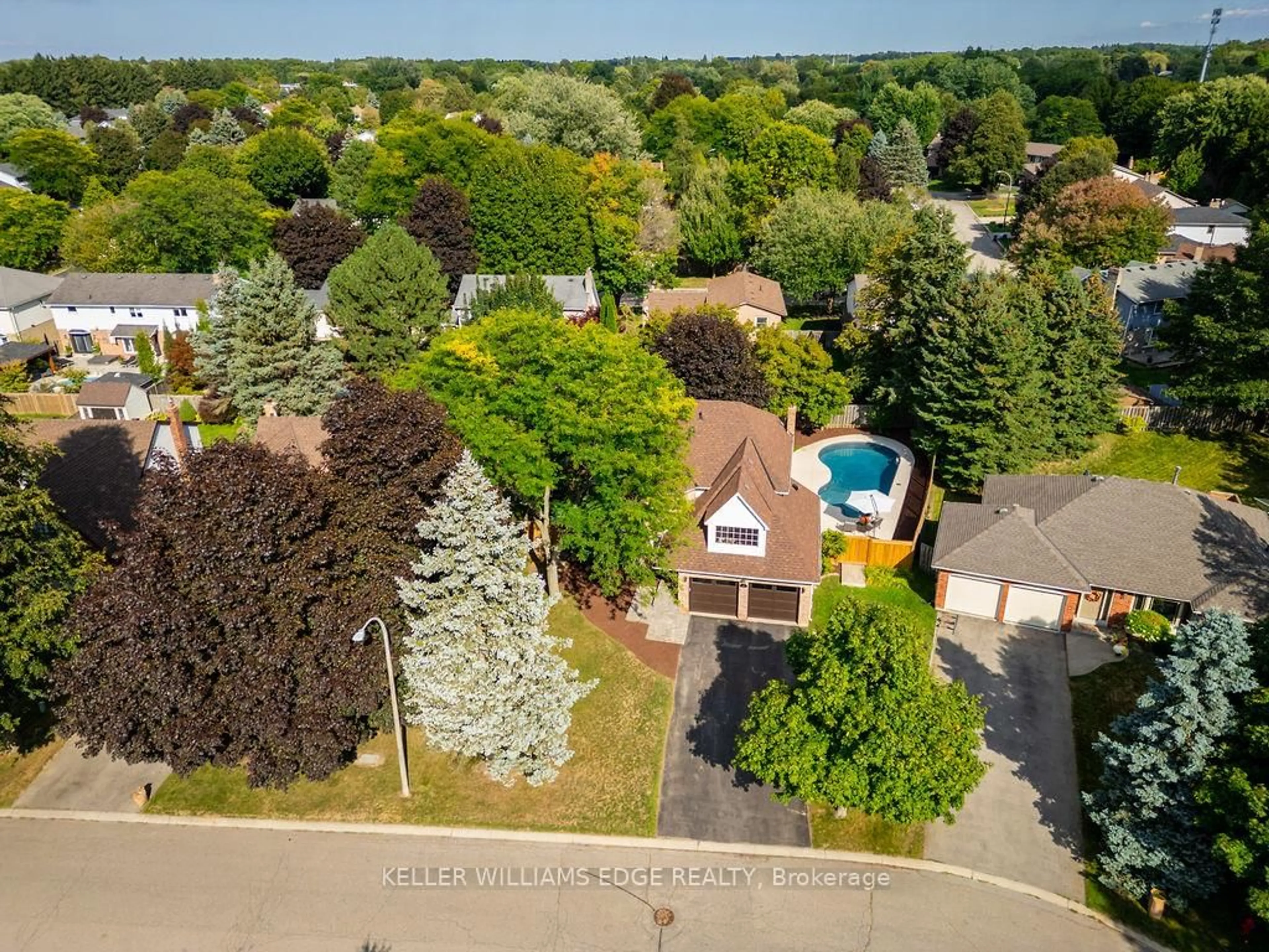 A pic from outside/outdoor area/front of a property/back of a property/a pic from drone, street for 387 MELANIE Cres, Hamilton Ontario L9G 4B1