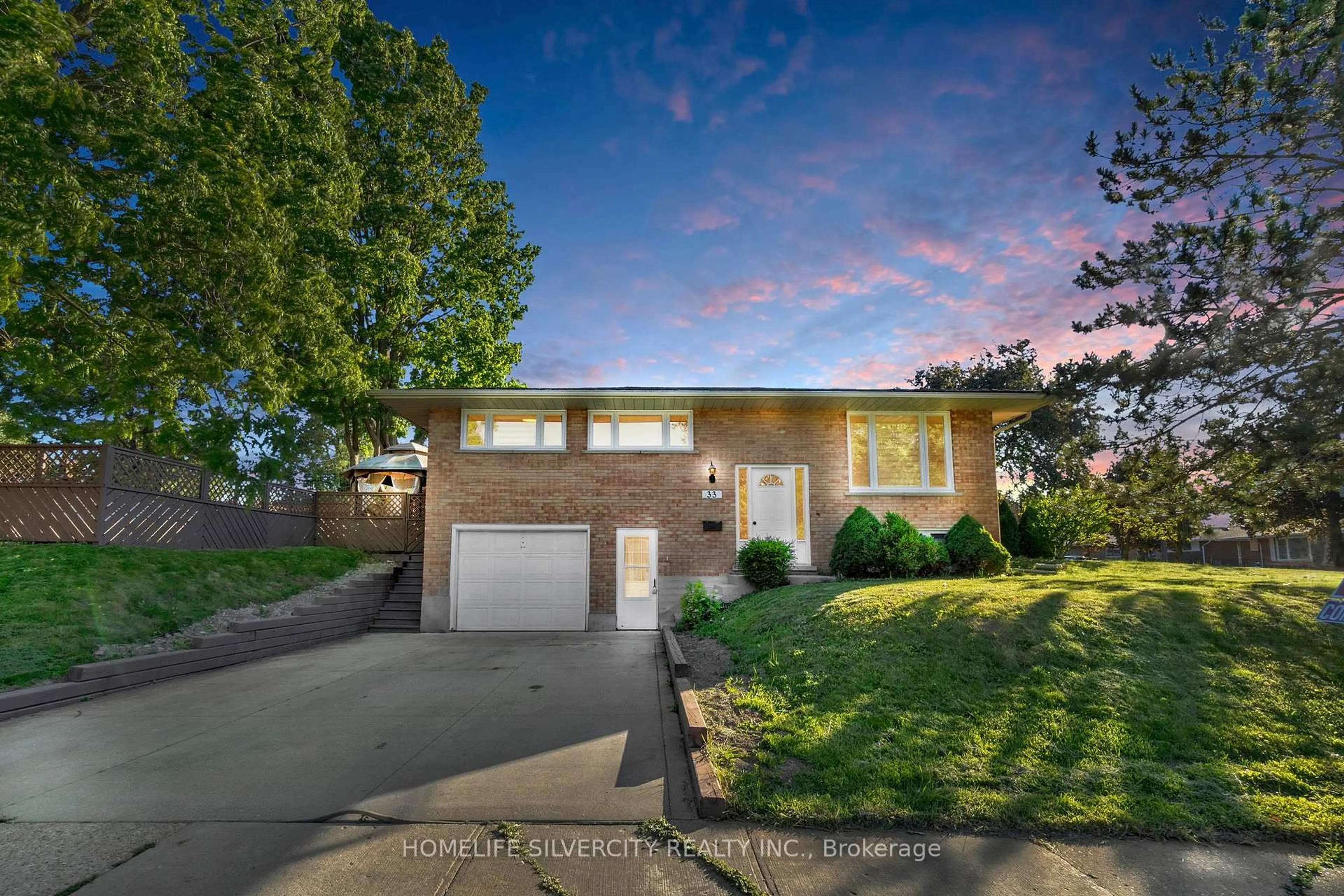 Unknown for 33 Sweetbriar Dr, Kitchener Ontario N2M 4S4