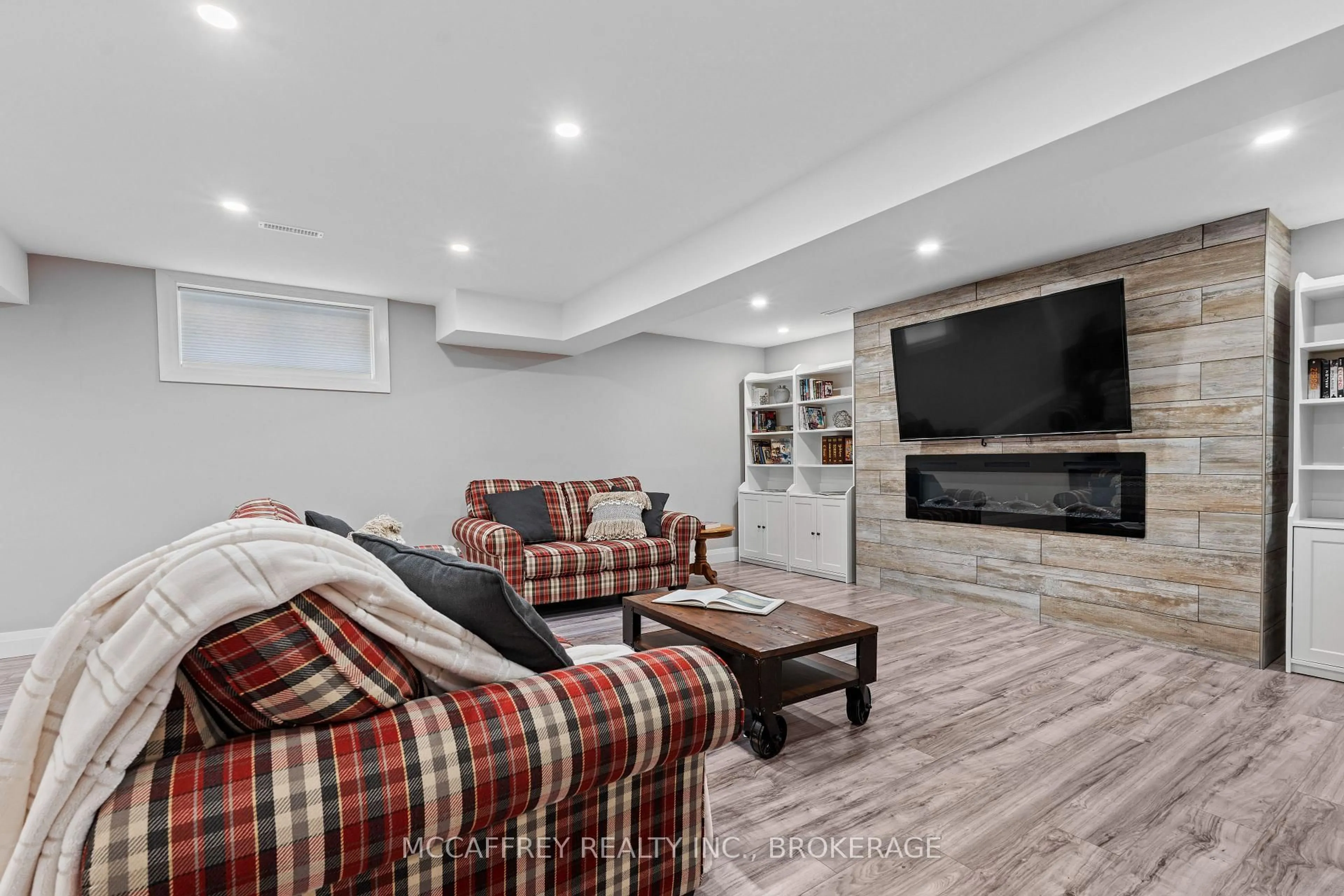 Unknown for 25 STAIKOS Crt, Greater Napanee Ontario K7R 0B9