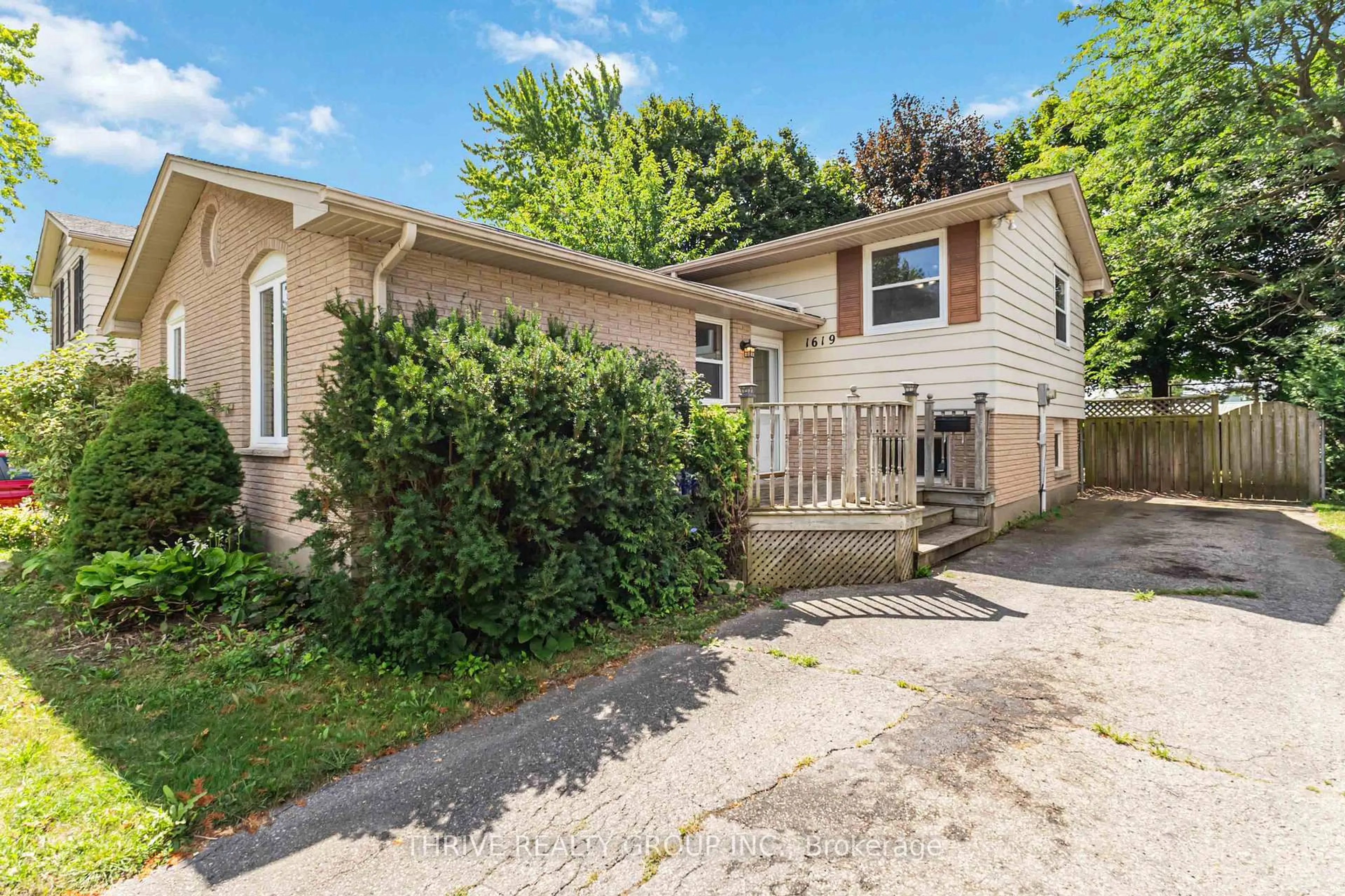 Unknown for 1619 Aldersbrook Rd, London North Ontario N6G 2Z2