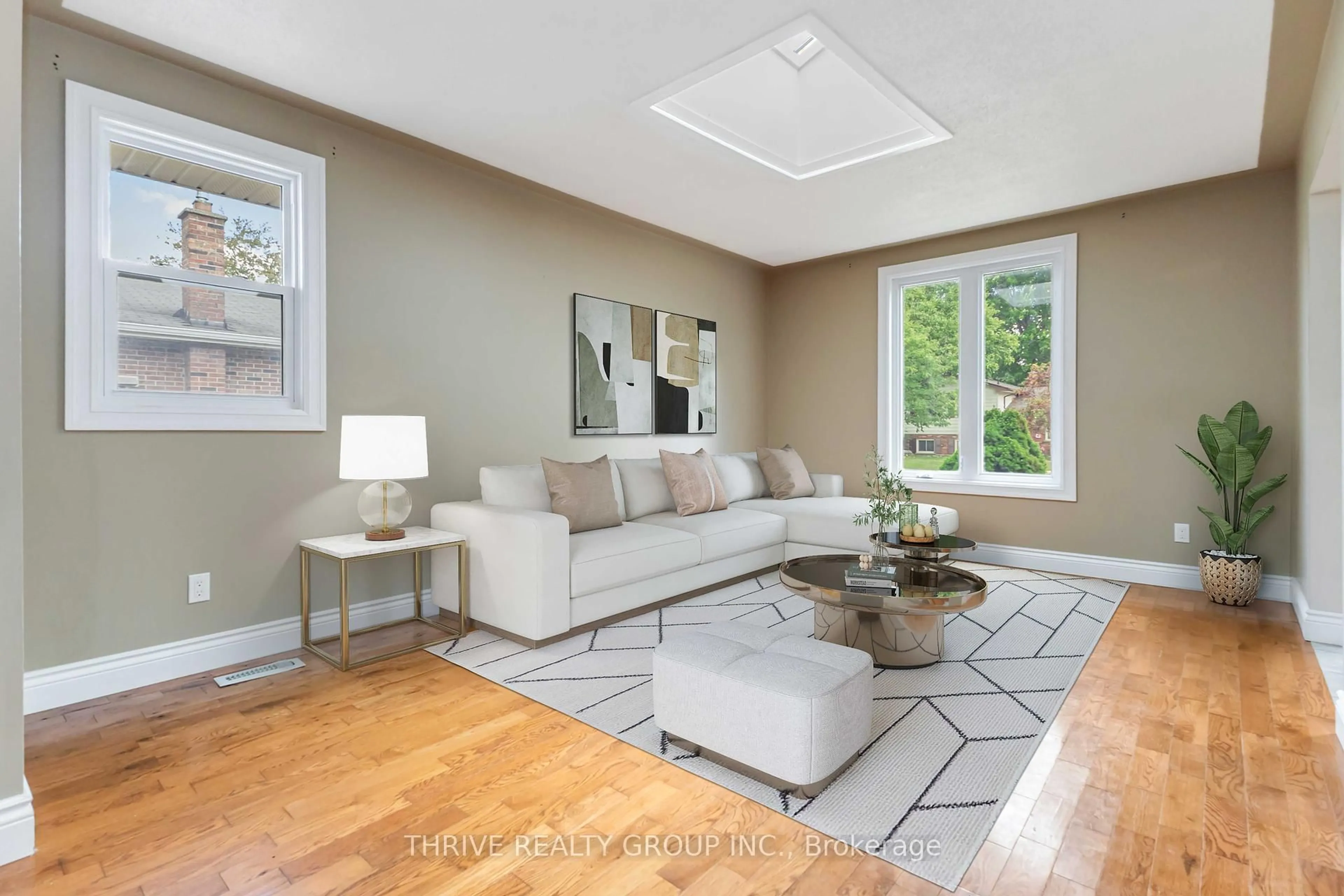 Living room with furniture, unknown for 1619 Aldersbrook Rd, London North Ontario N6G 2Z2