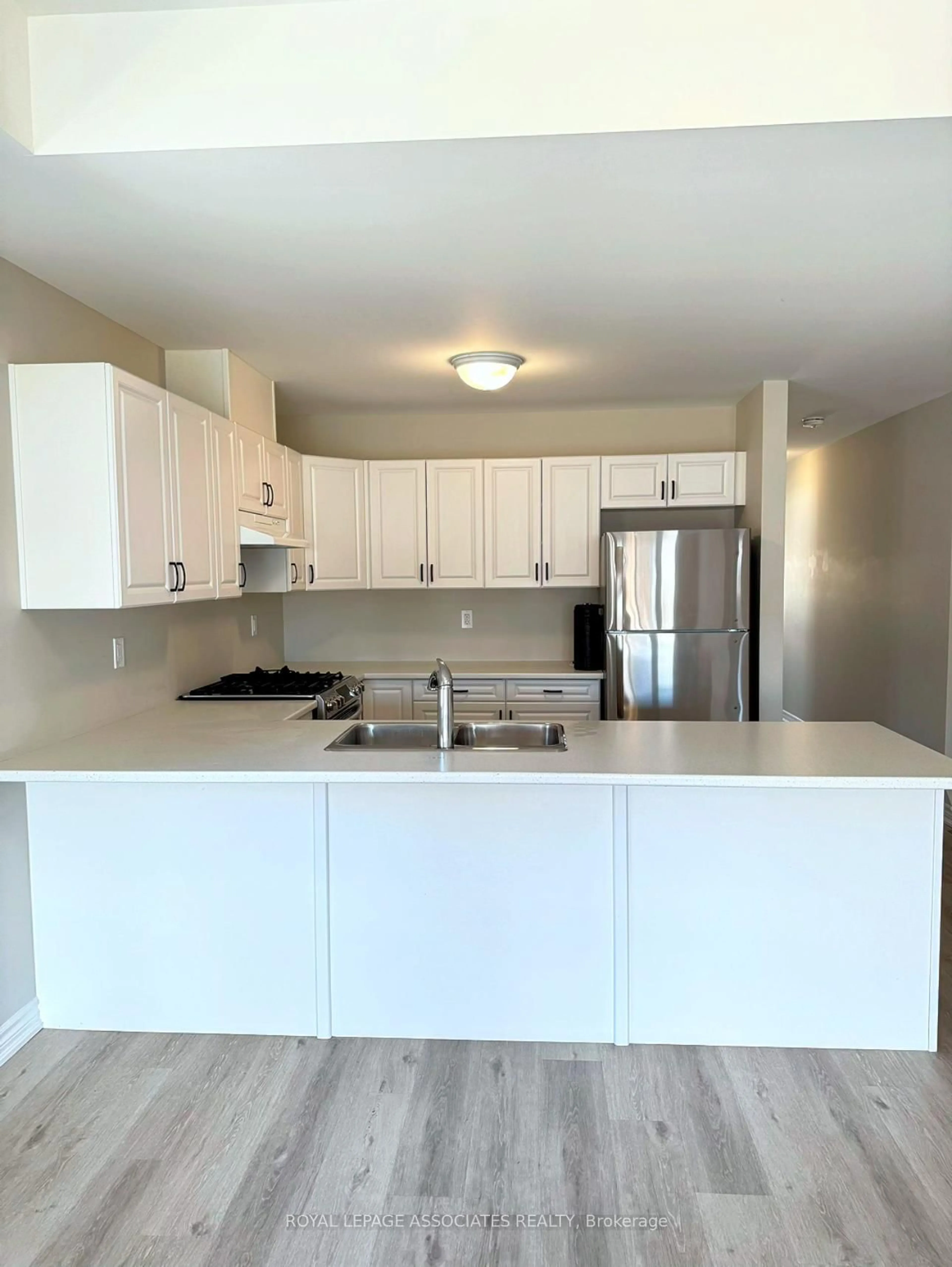 Standard kitchen, unknown for 516 Joseph Gale St, Cobourg Ontario K9A 3L4