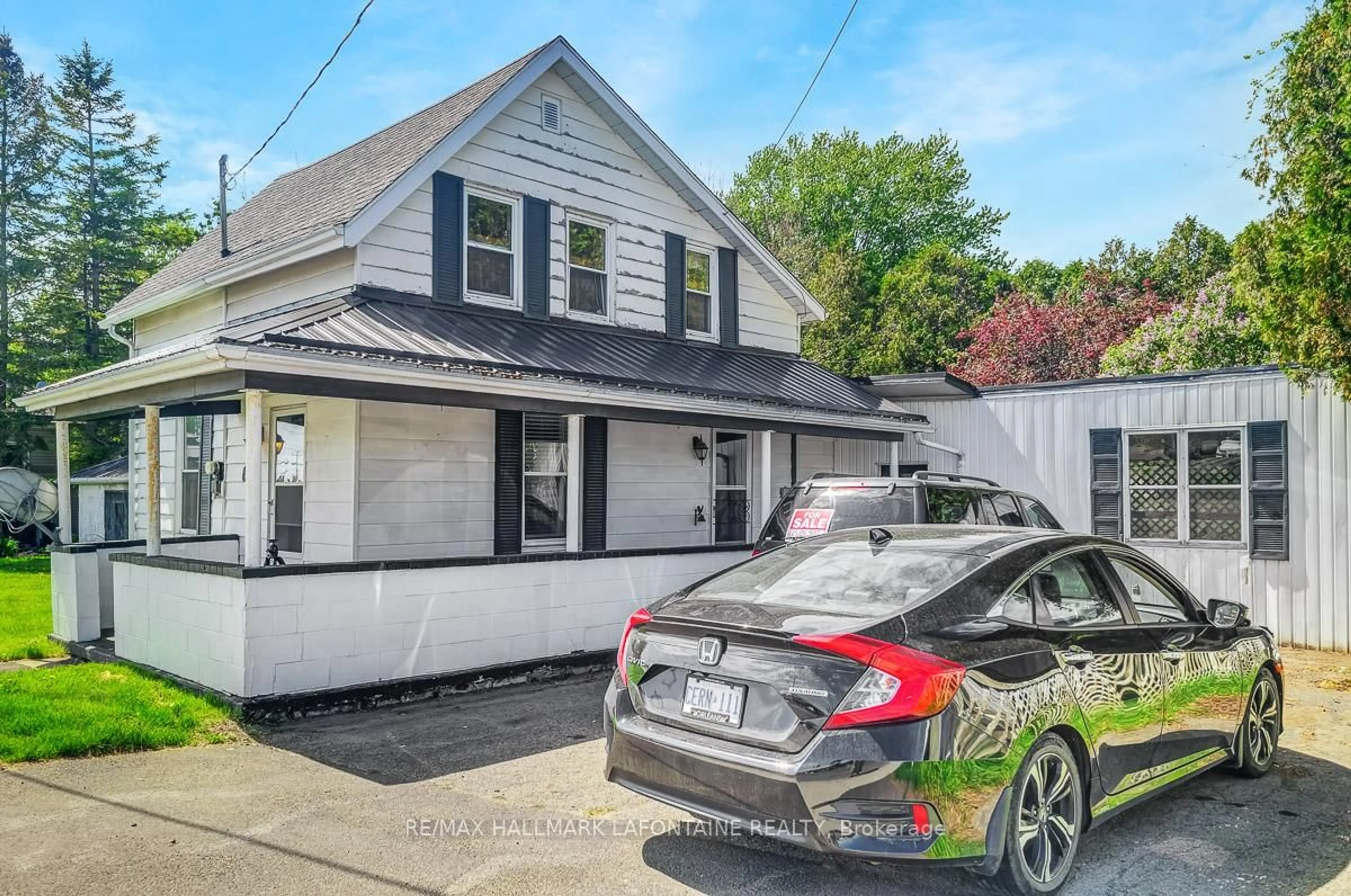 Home with vinyl exterior material, street for 624 County 2 Rd, Edwardsburgh/Cardinal Ontario K0E 1E0