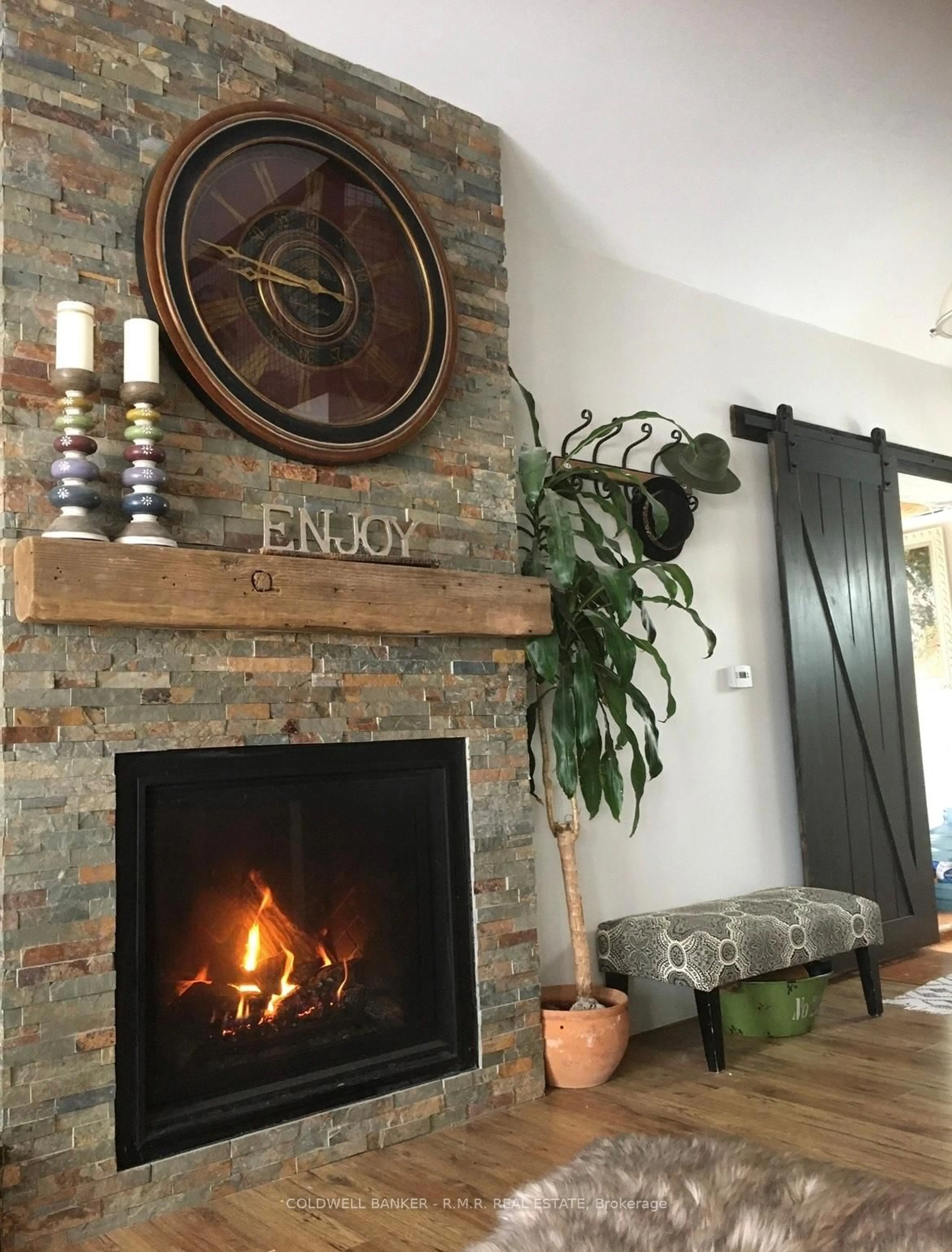 Indoor entryway for 6108-9 Curtis Point Rd, Alnwick/Haldimand Ontario K0K 2X0