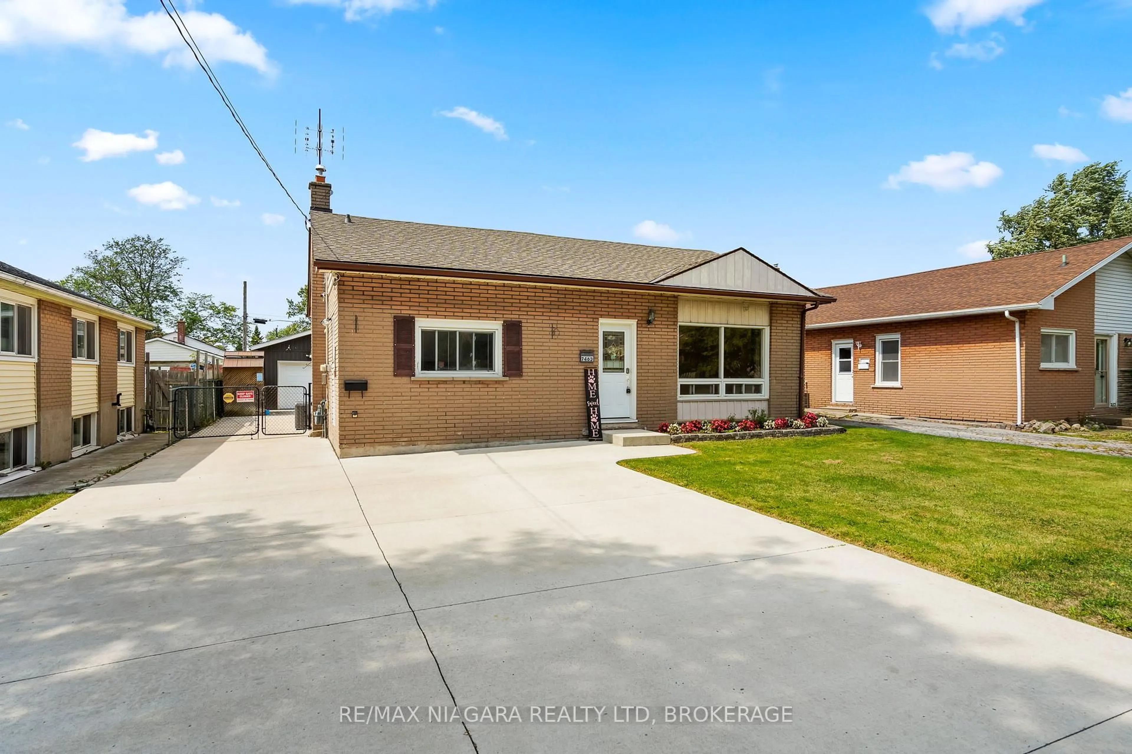 Home with brick exterior material, street for 7463 Marieclaude Ave, Niagara Falls Ontario L2G 5M1