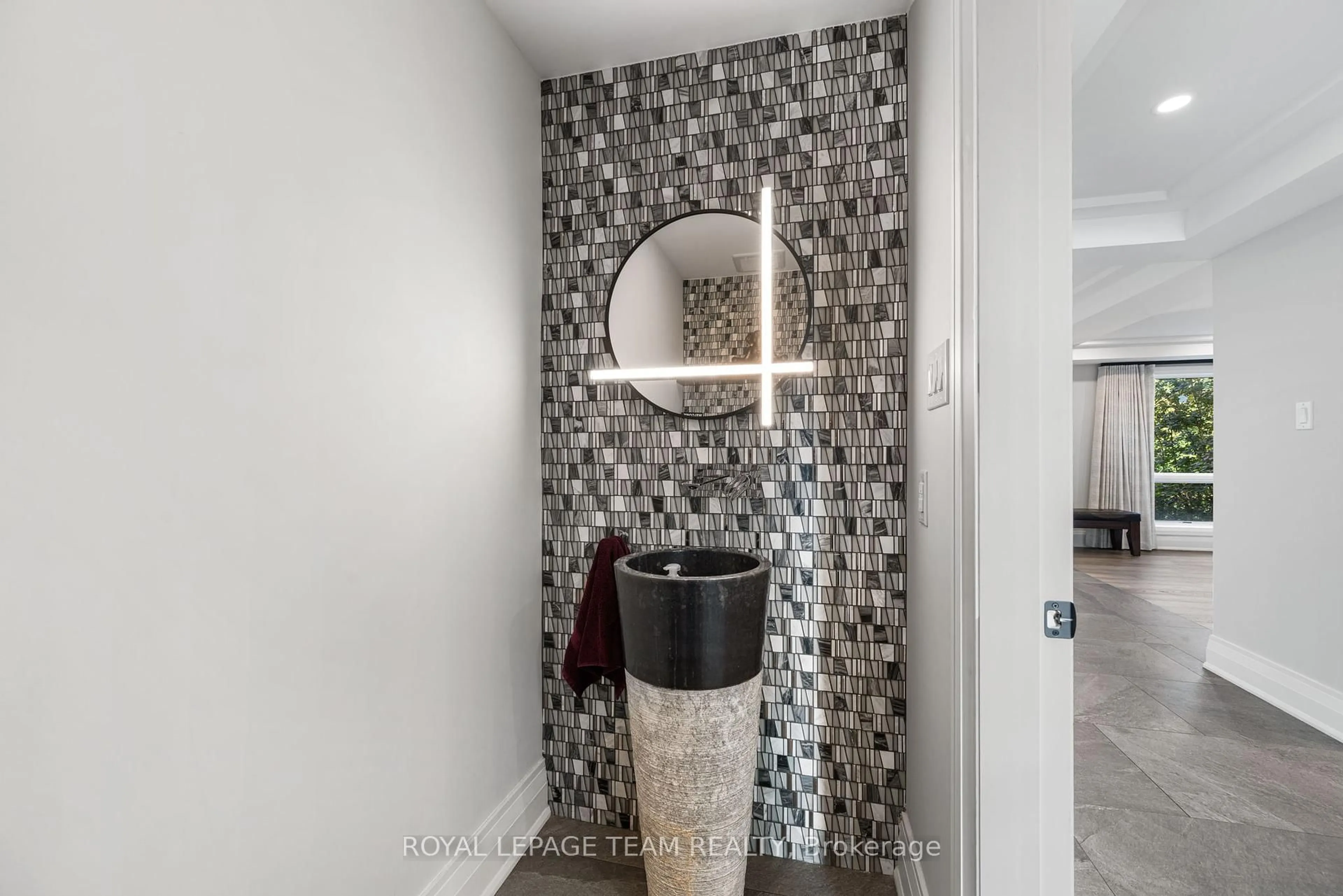 Contemporary bathroom, ceramic/tile floor for 2318 Summerside Dr, Ottawa Ontario K4M 1B4