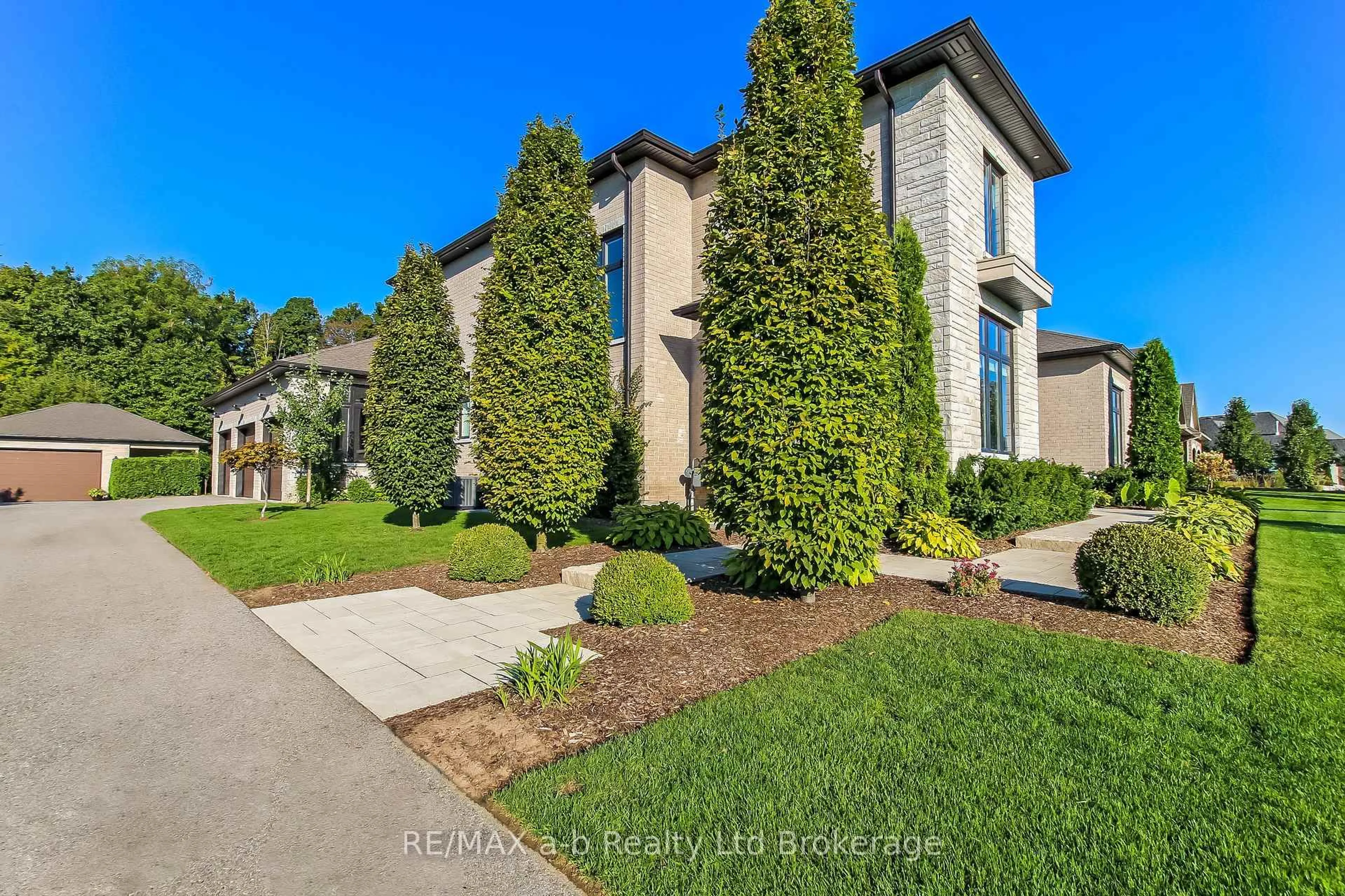 Unknown for 48 OTTERVIEW Dr, Norwich Ontario N0J 1R0